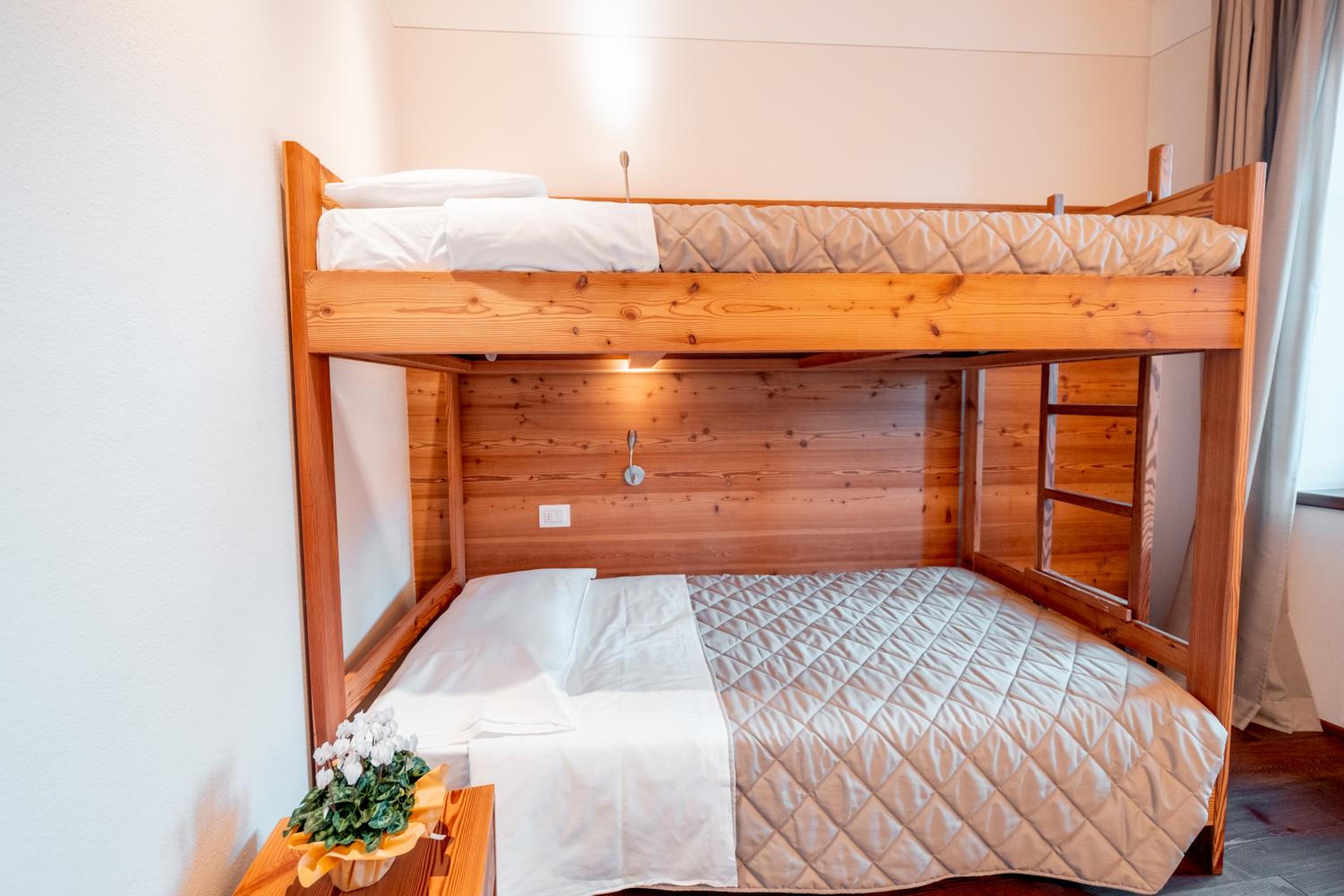 Quadruple Room - Photo 1