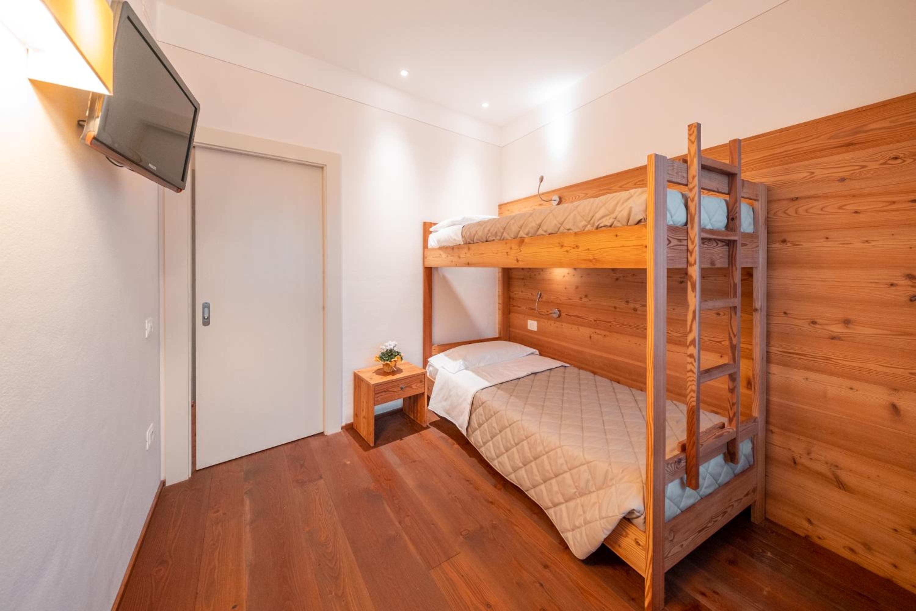 Quadruple Room - Photo 2