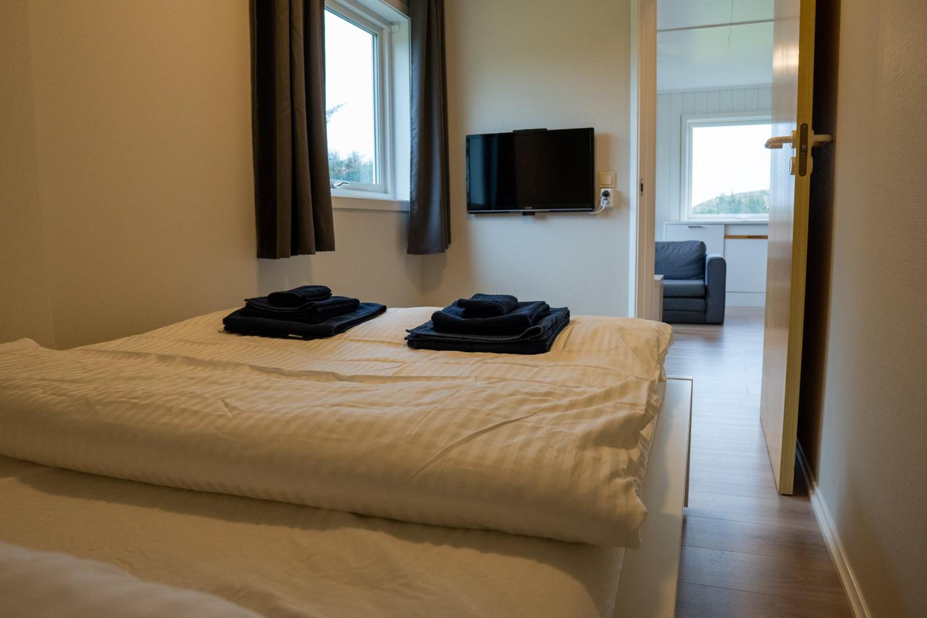 One-Bedroom Apartment - Photo 2