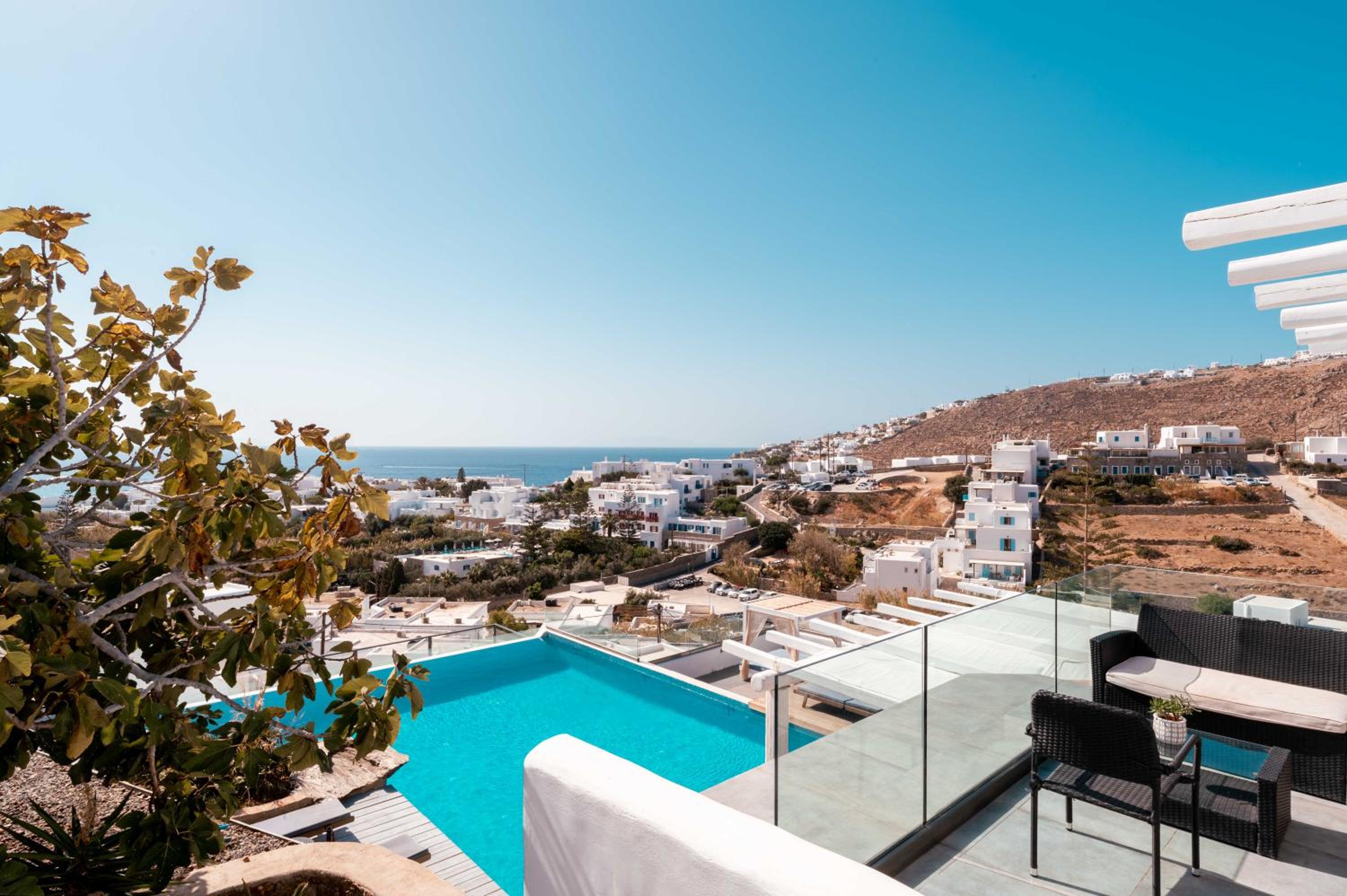 Superior Double Jetted Tub Sea View photo 2
