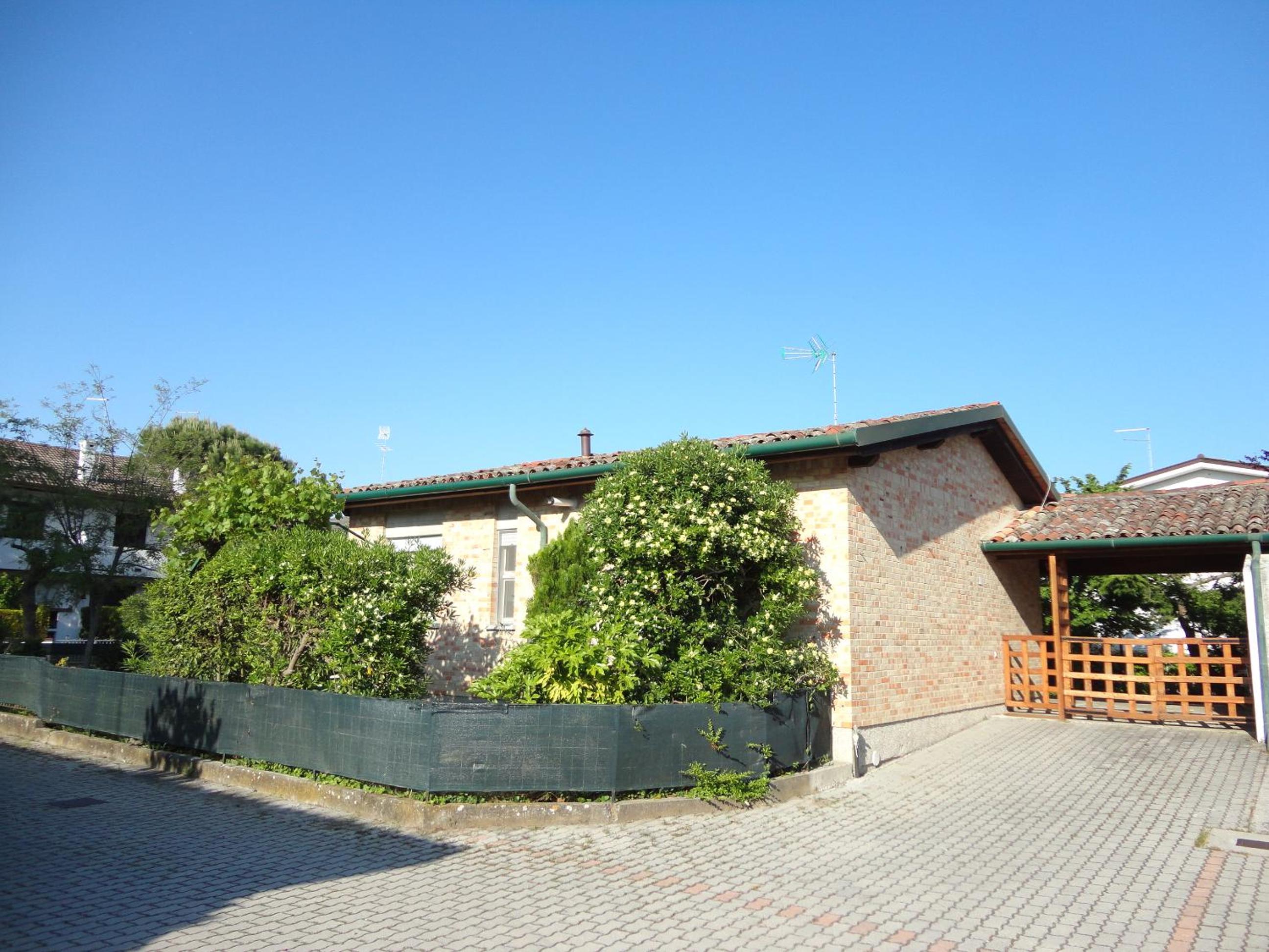 Villa photo 2