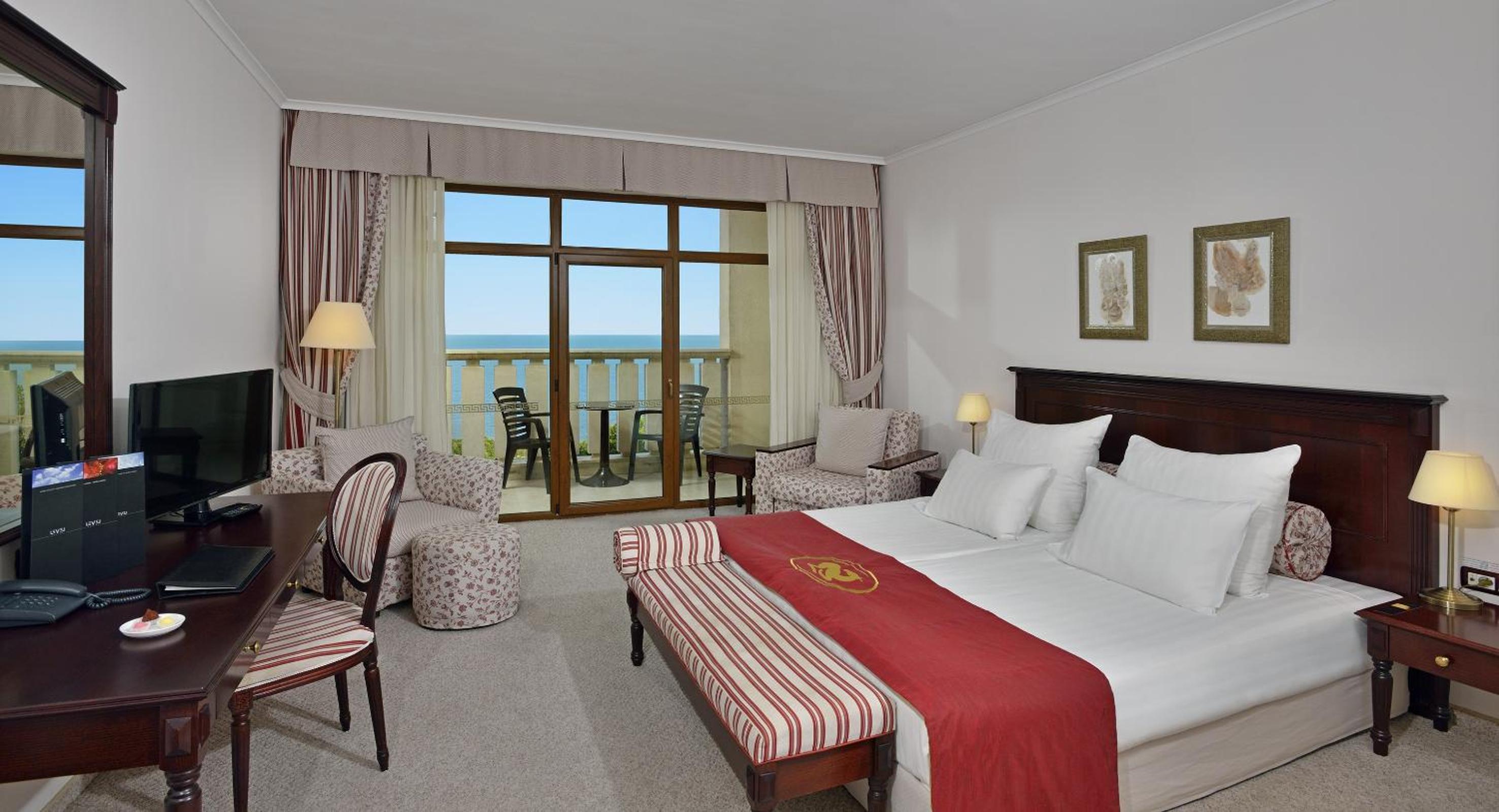 Standard Double or Twin Room with Sea View - Photo 3