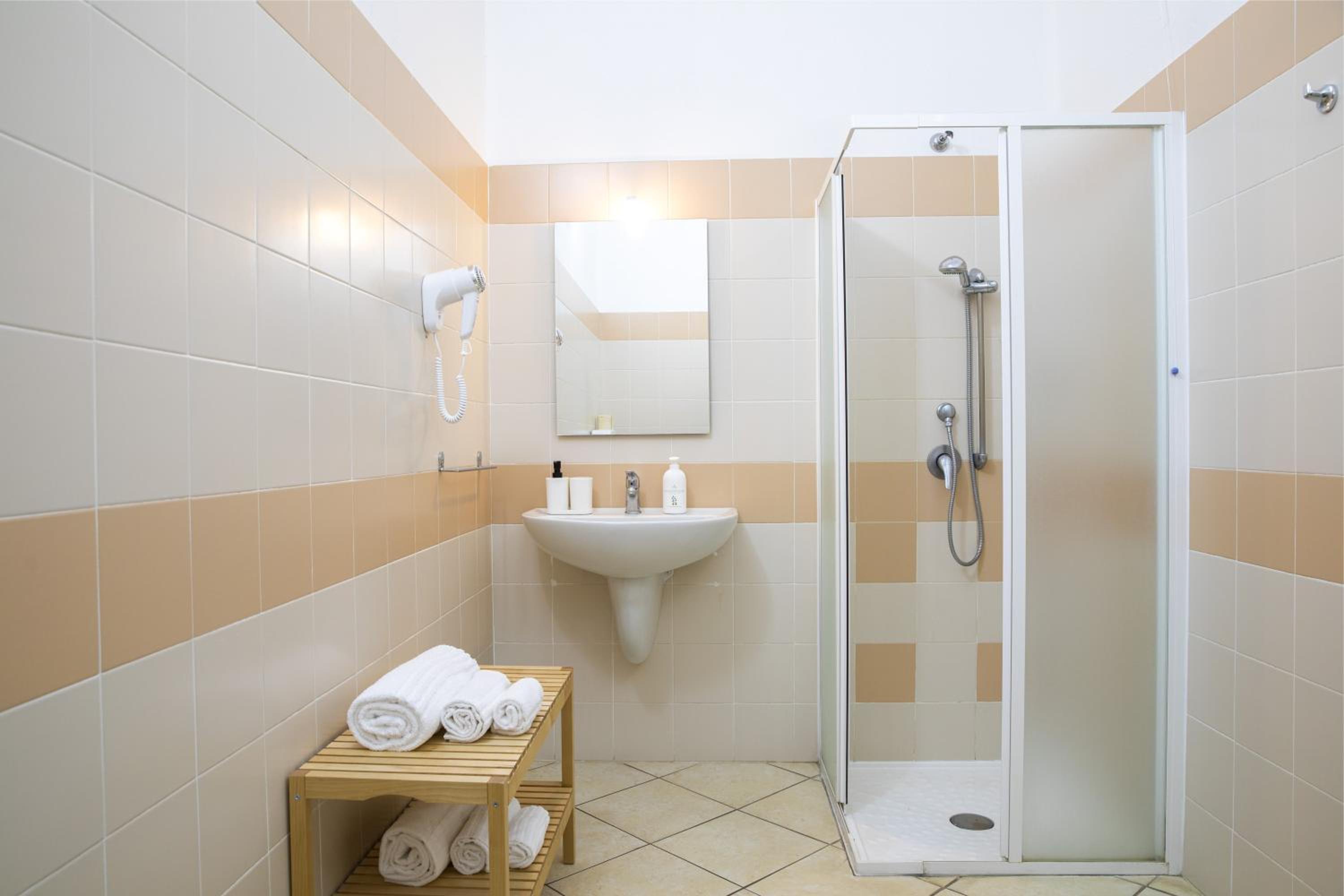 Double or Twin Room photo 3