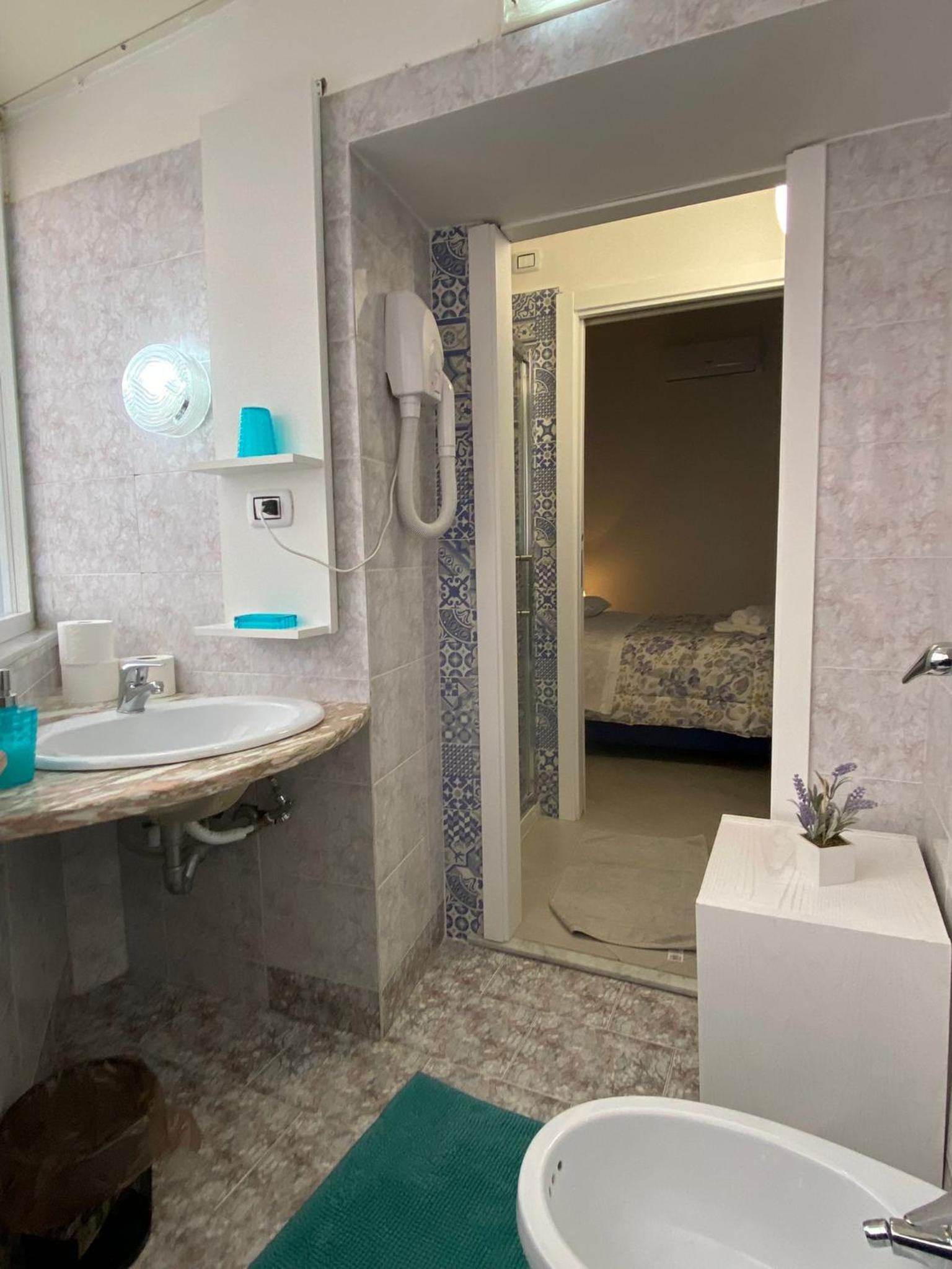 One-Bedroom House - Photo 11