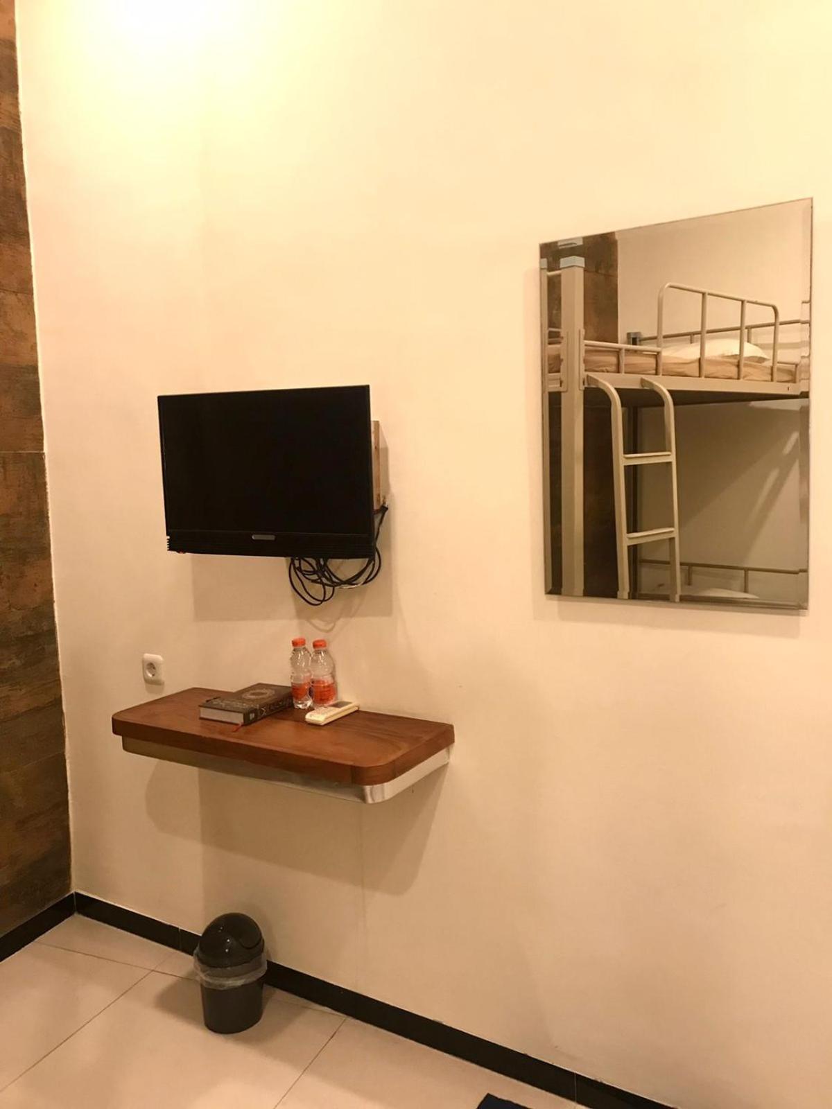 Budget Twin Room photo 3