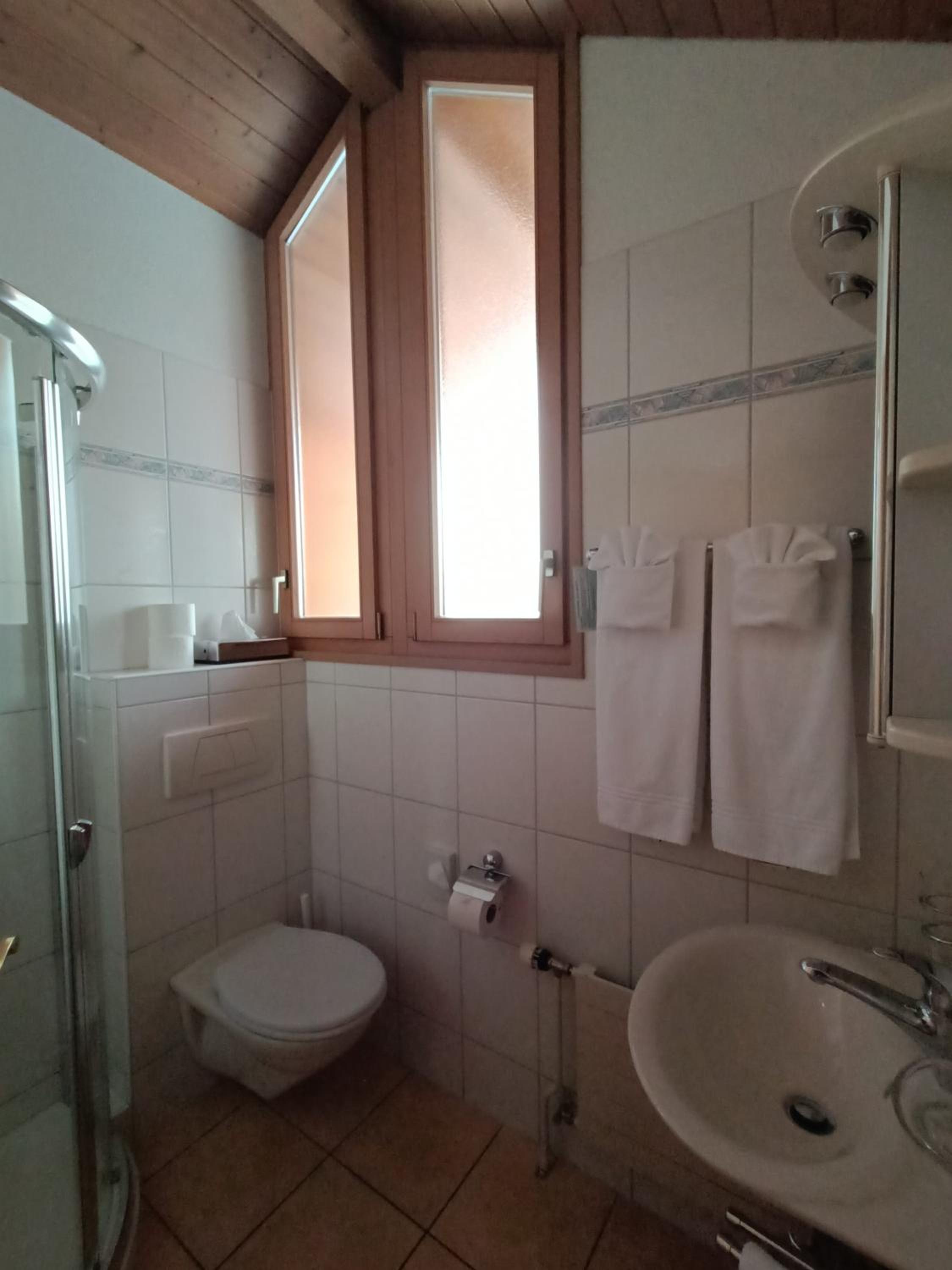 Double Room - Photo 10