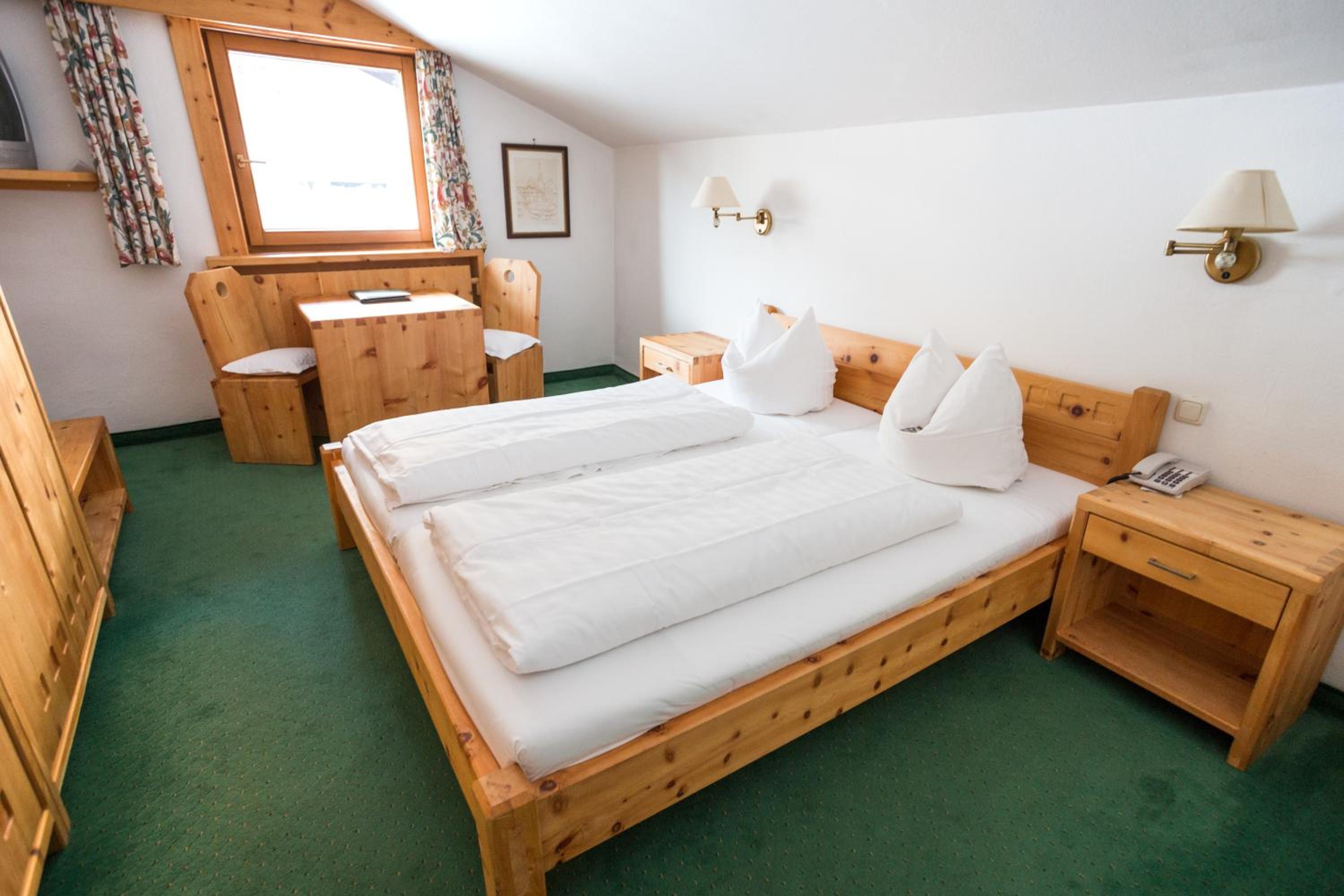 Economy Double Room photo 1