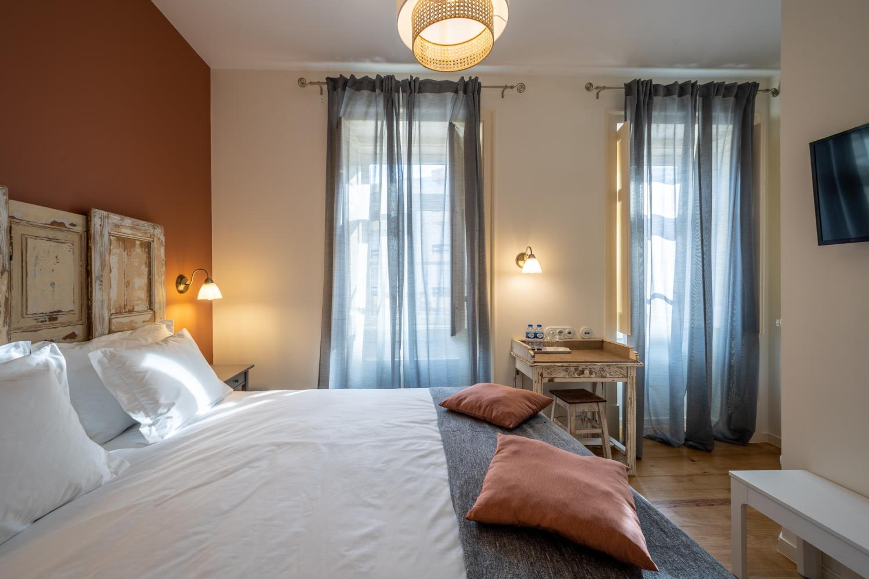 Standard Suite - Photo 1