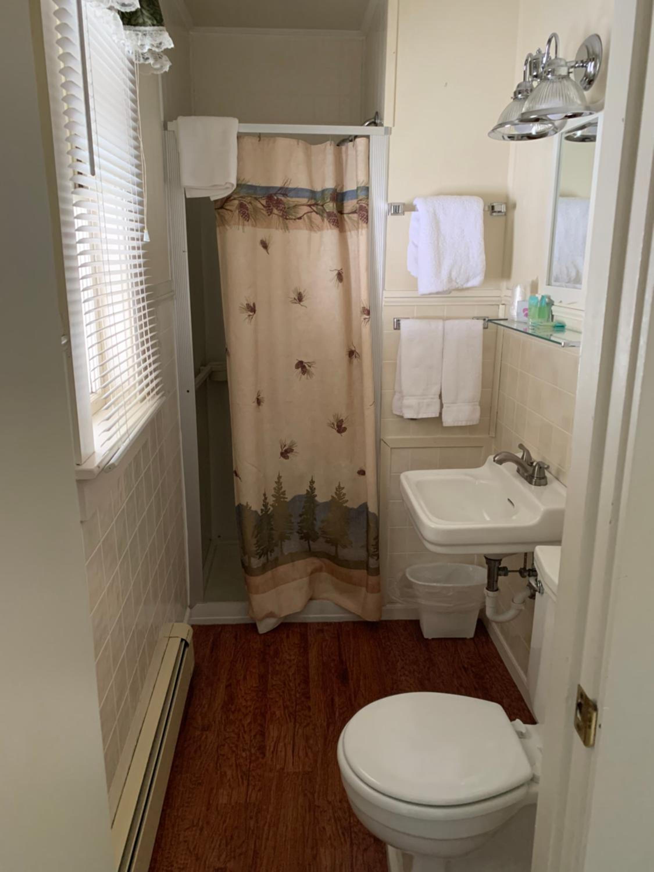 Queen Room - Photo 3