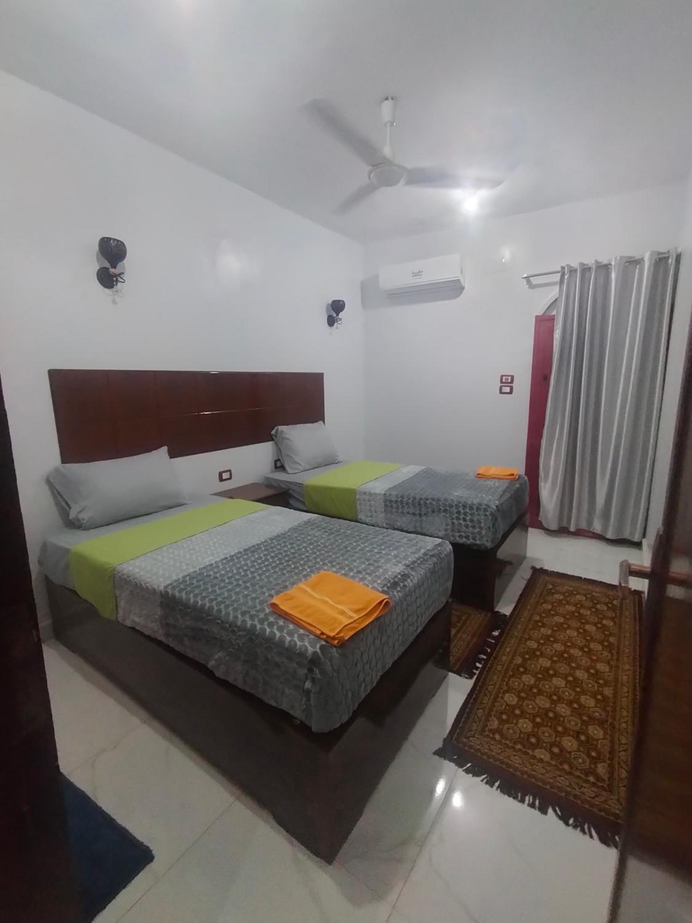 Budget Double Room - Photo 2