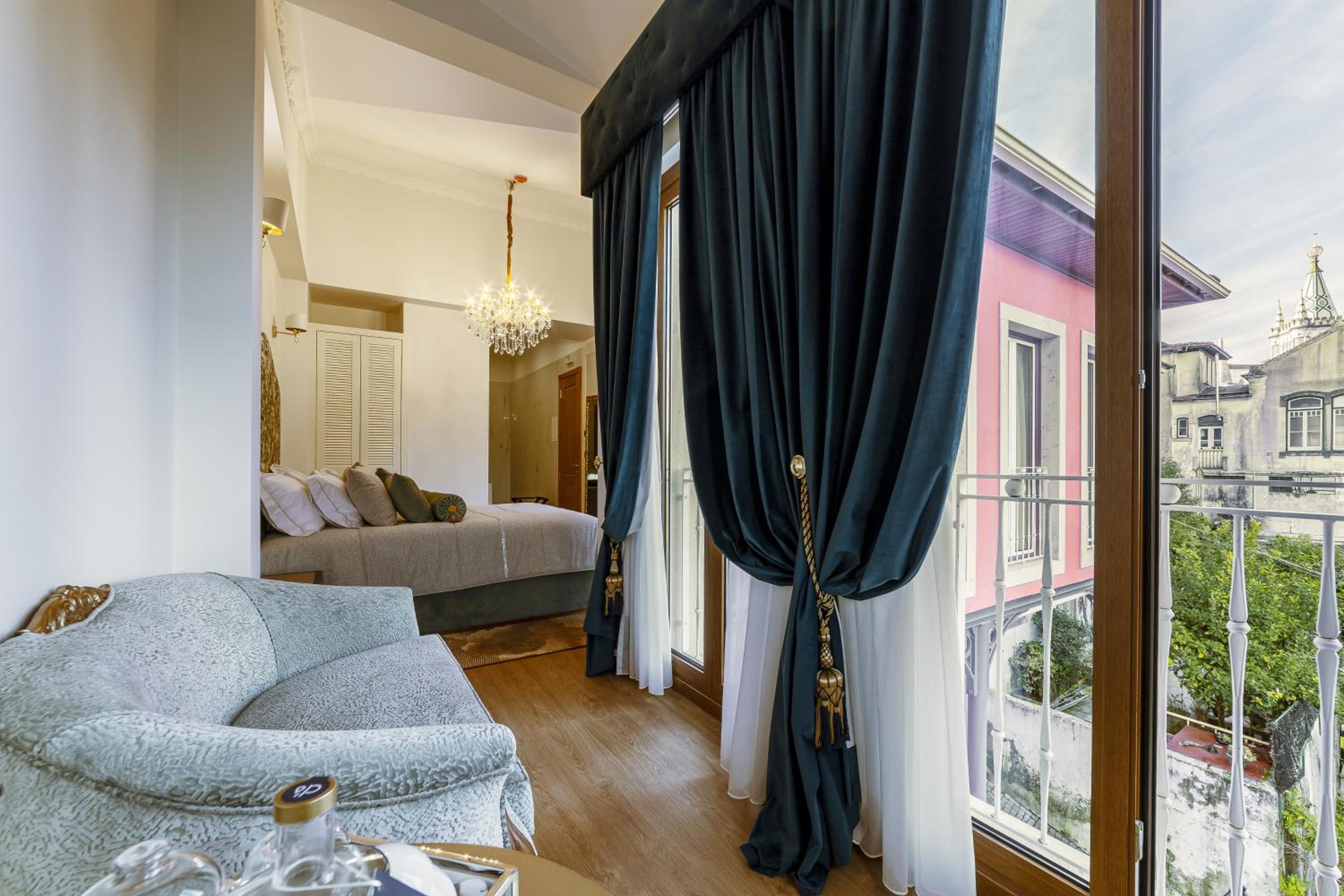 Deluxe Room with Valley View - Photo 10