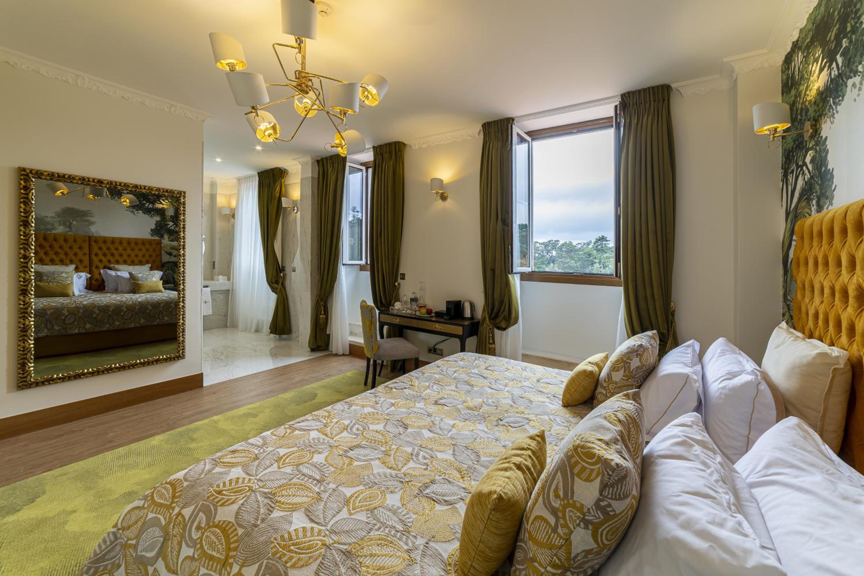 Deluxe Room with Valley View - Photo 8