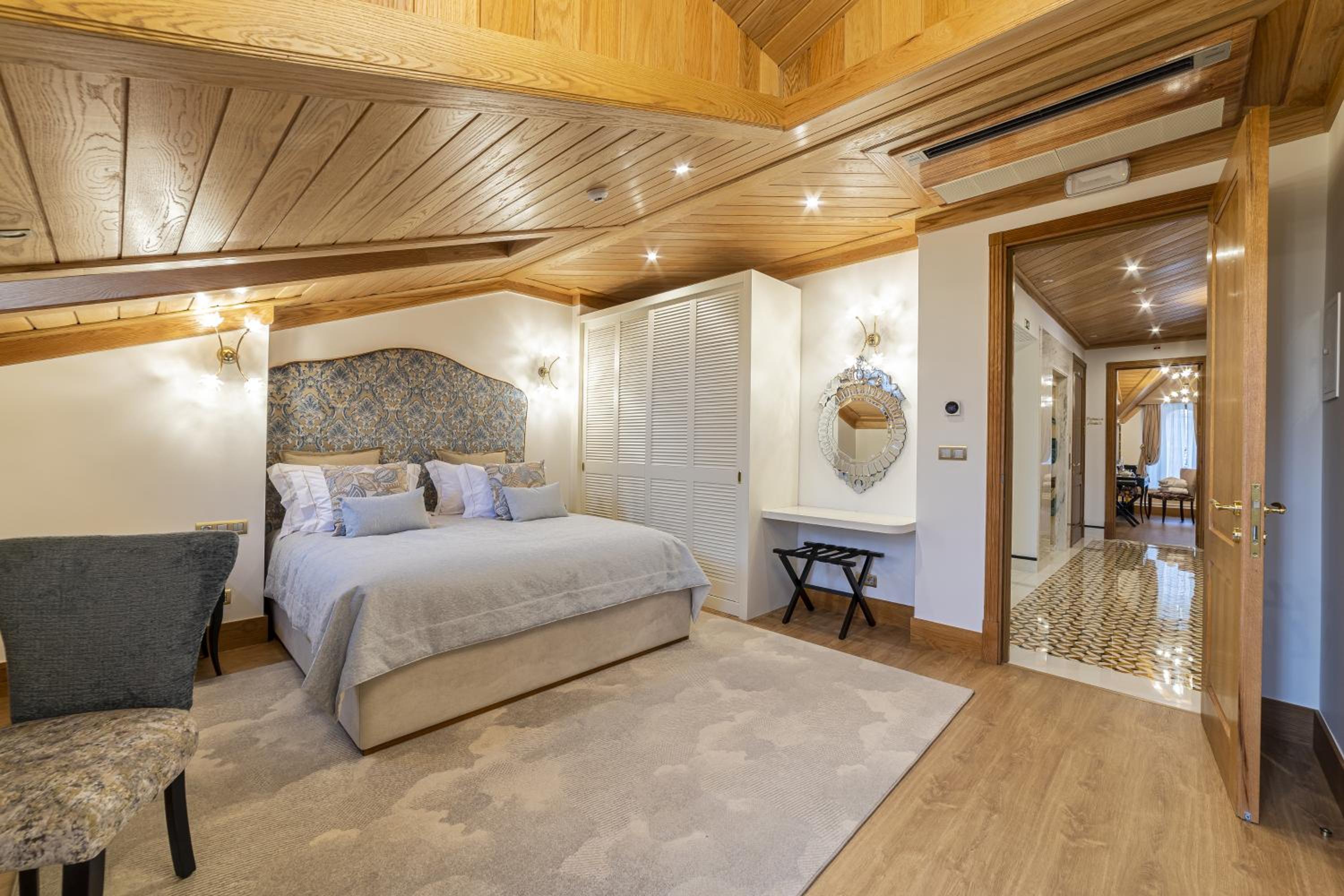 Deluxe Room with Valley View - Photo 1