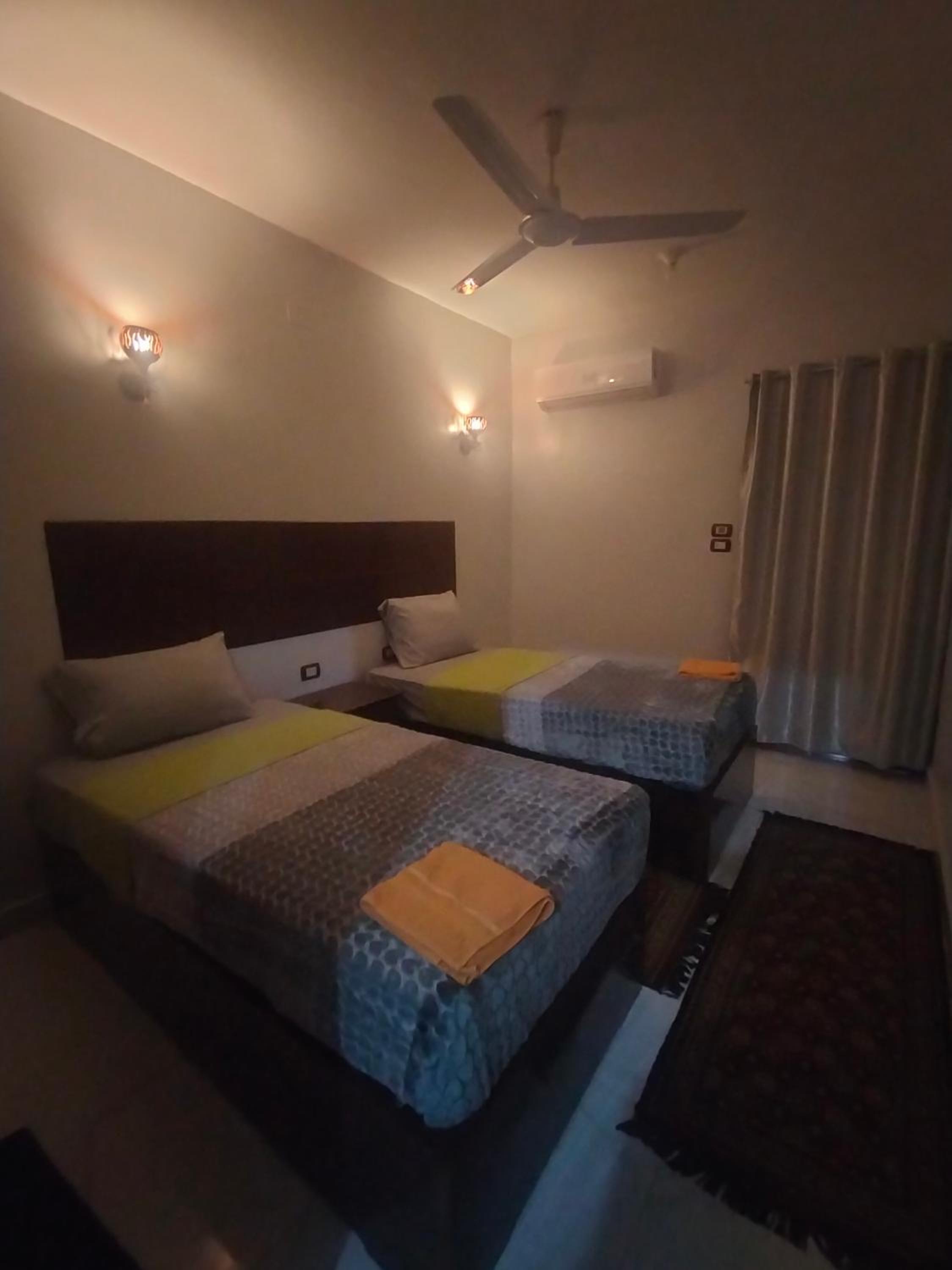 Budget Double Room - Photo 6