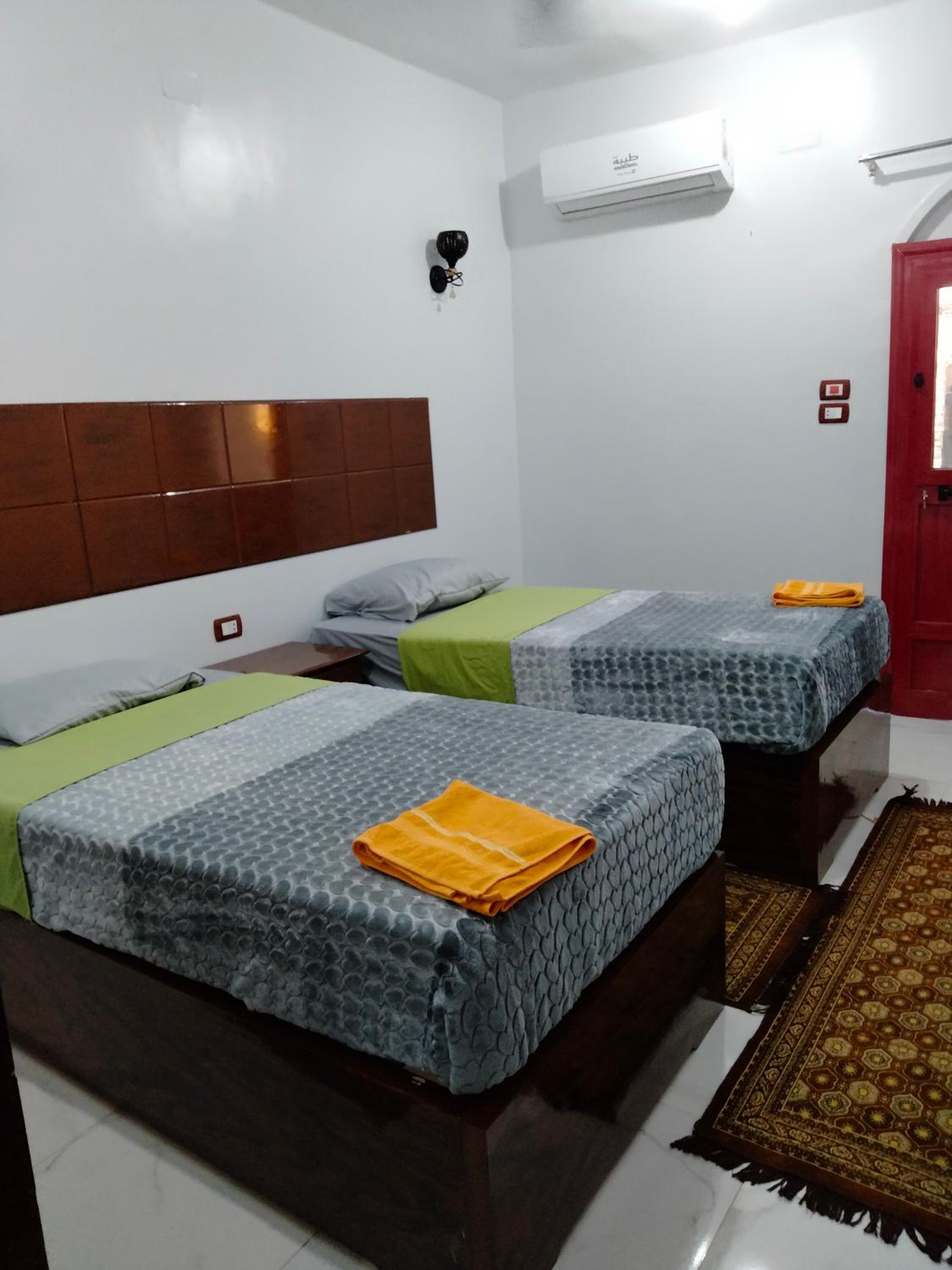 Budget Double Room - Photo 7