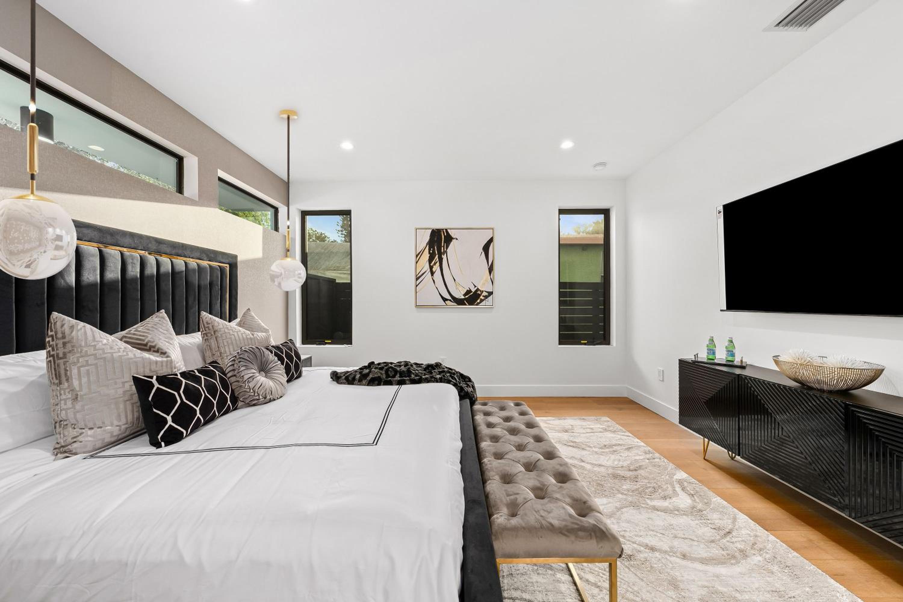 Three-Bedroom Villa photo 2