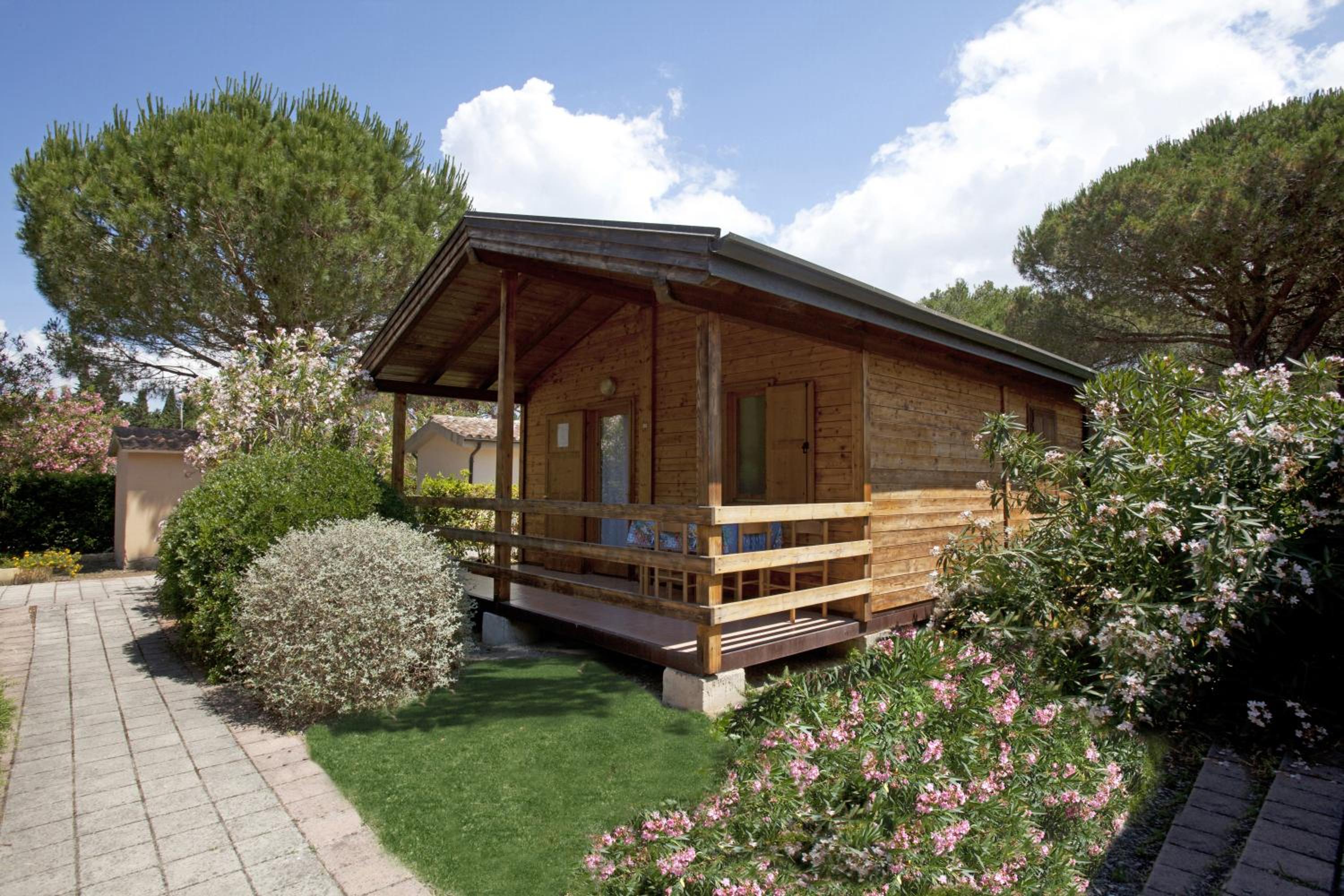 Two-Bedroom Bungalow (4 Adults) - Photo 6