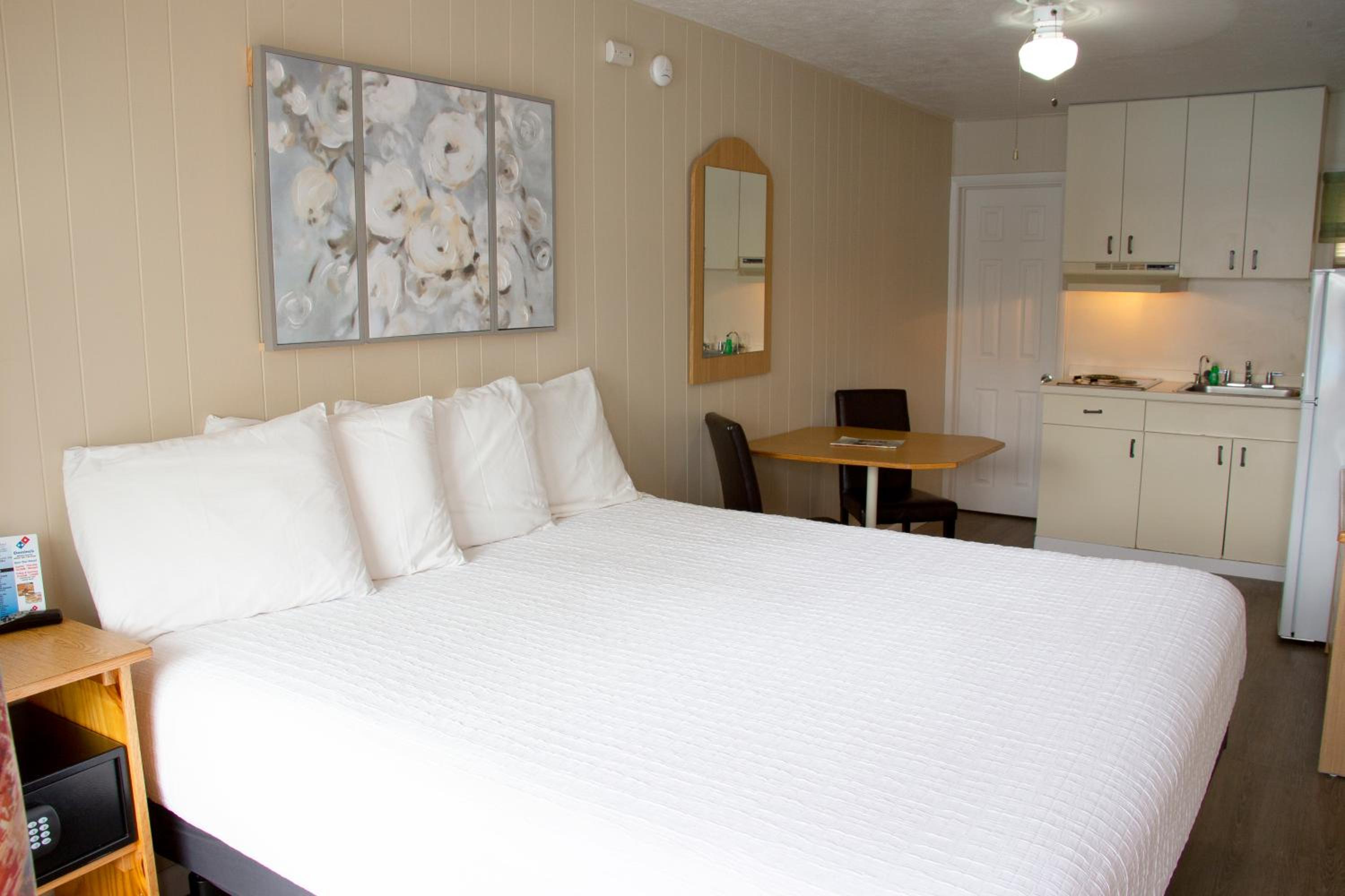King Room with Pool View photo 1