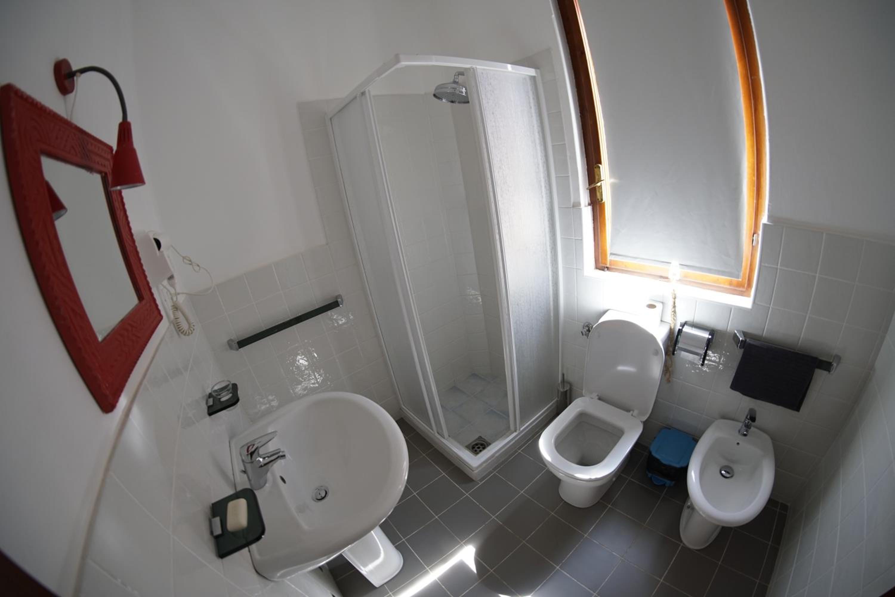 Deluxe Room (2 Adults + 1 Child) photo 2
