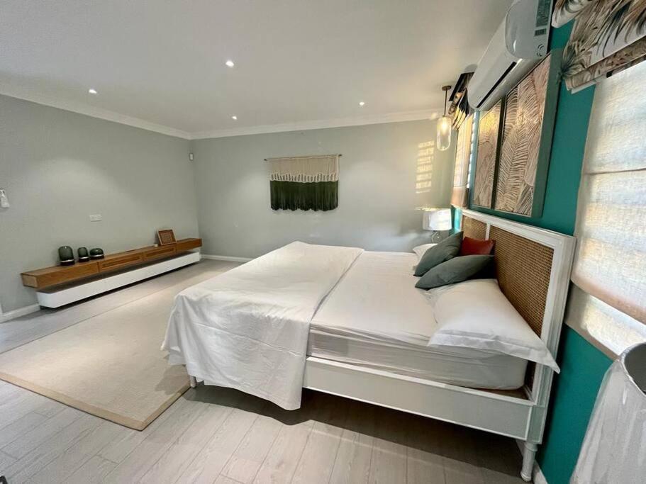 Three-Bedroom Villa photo 2