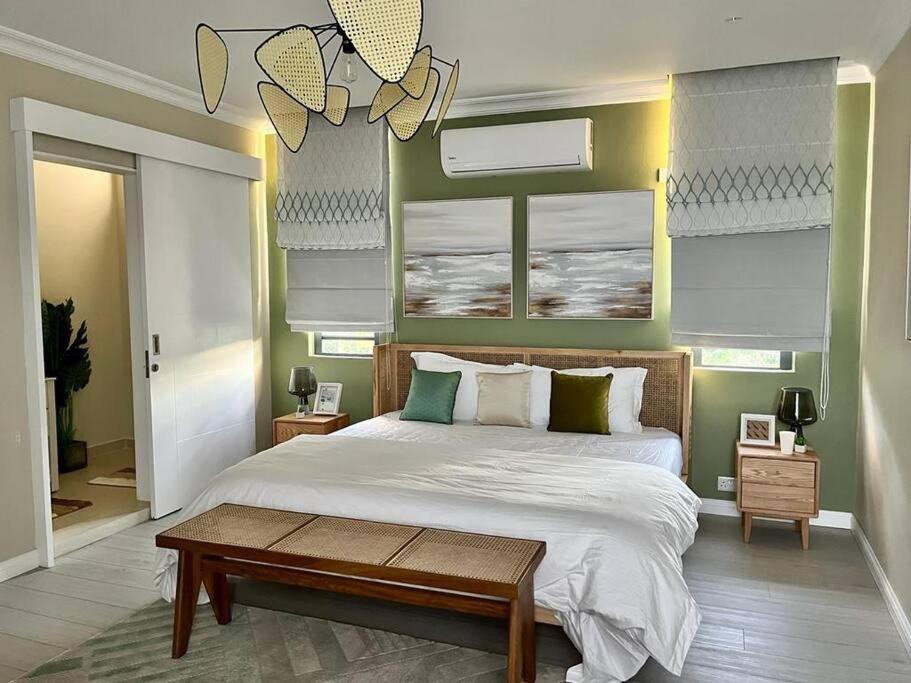 Three-Bedroom Villa photo 3