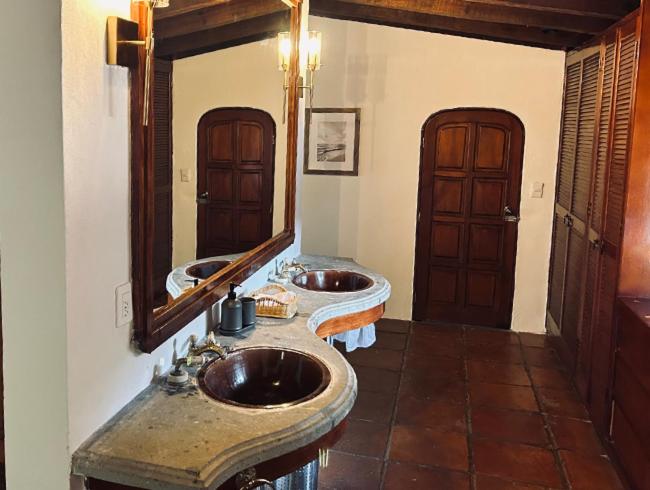 Deluxe Suite - Photo 5