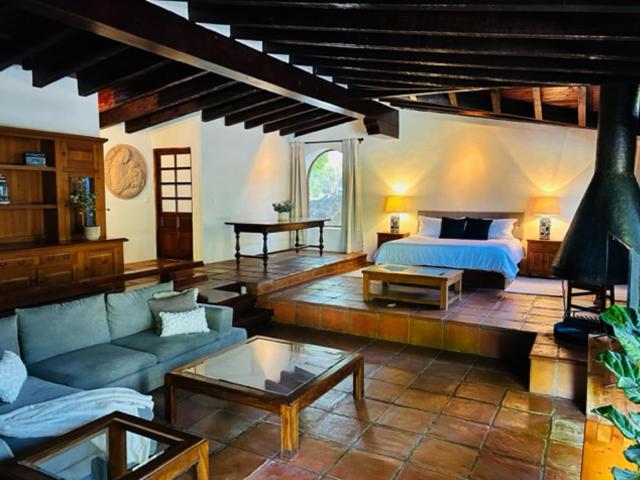 Deluxe Suite - Photo 7