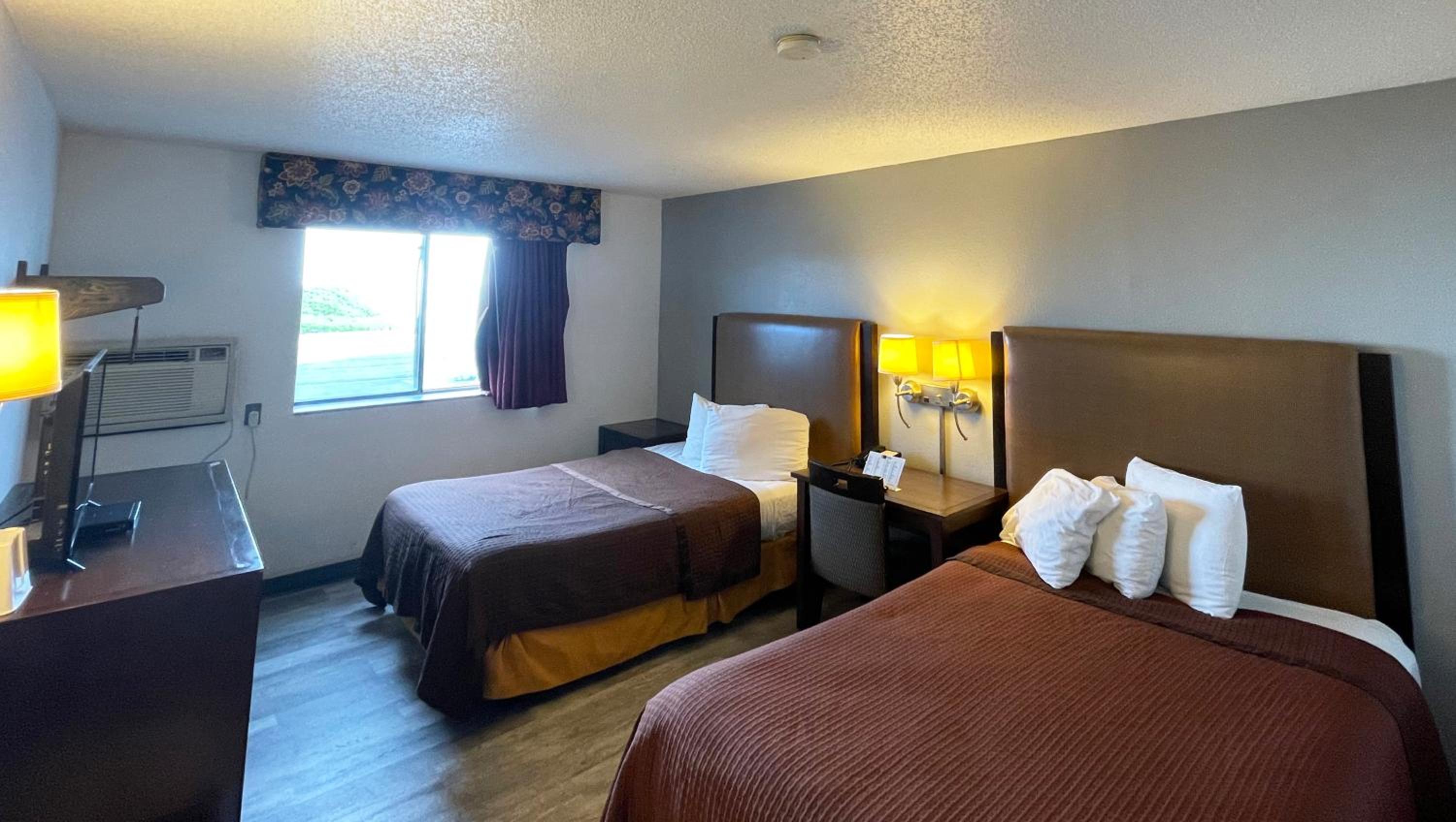 Double Room with Two Double Beds - Non-Smoking - Photo 10
