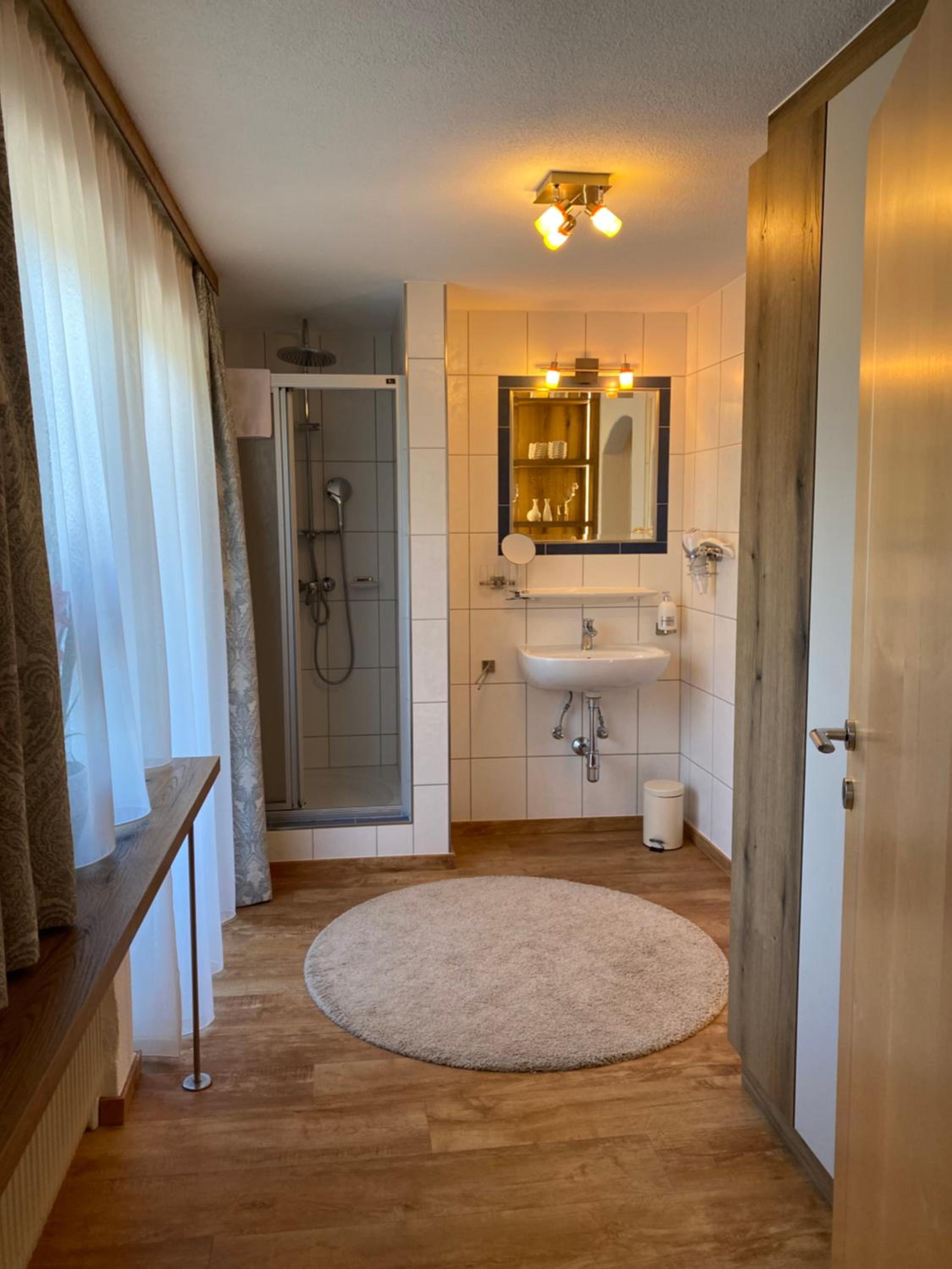 One-Bedroom Apartment with Balcony photo 3