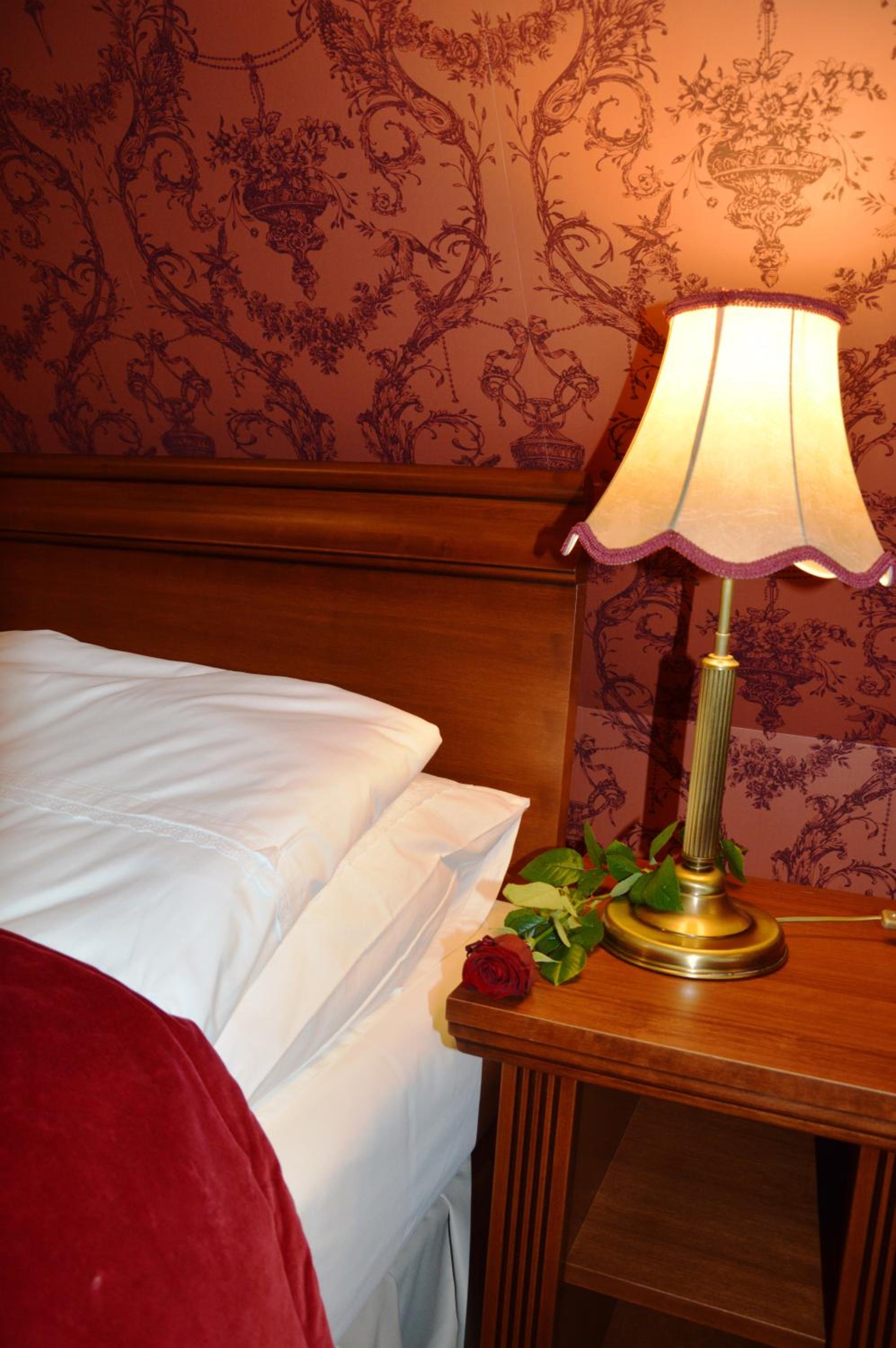 Standard Double or Twin Room - Photo 6