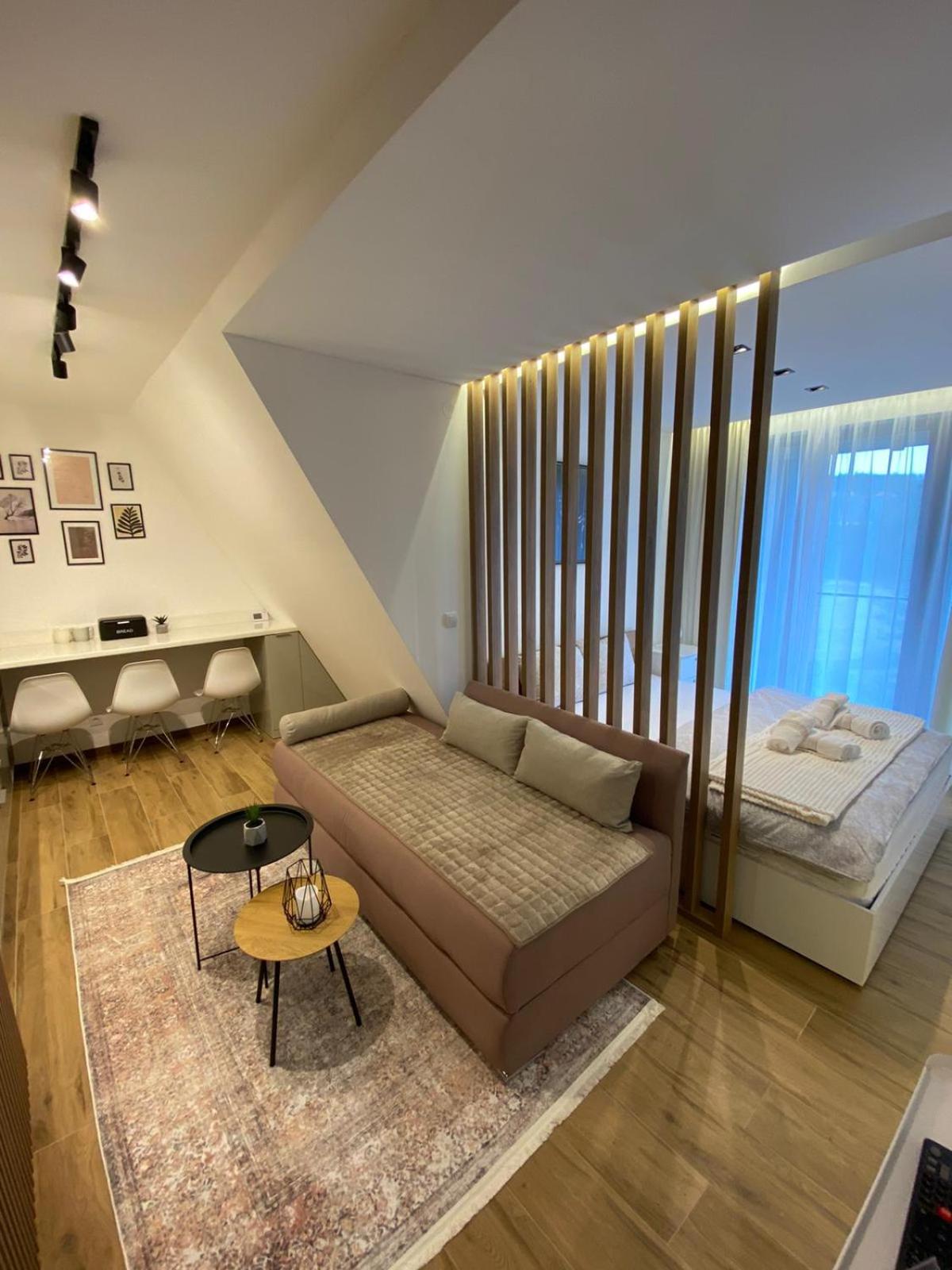 One-Bedroom Apartment photo 1