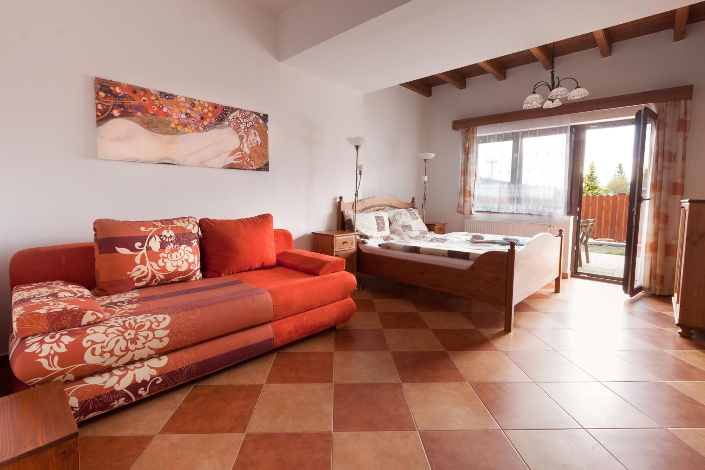 Studio (4 Adults)