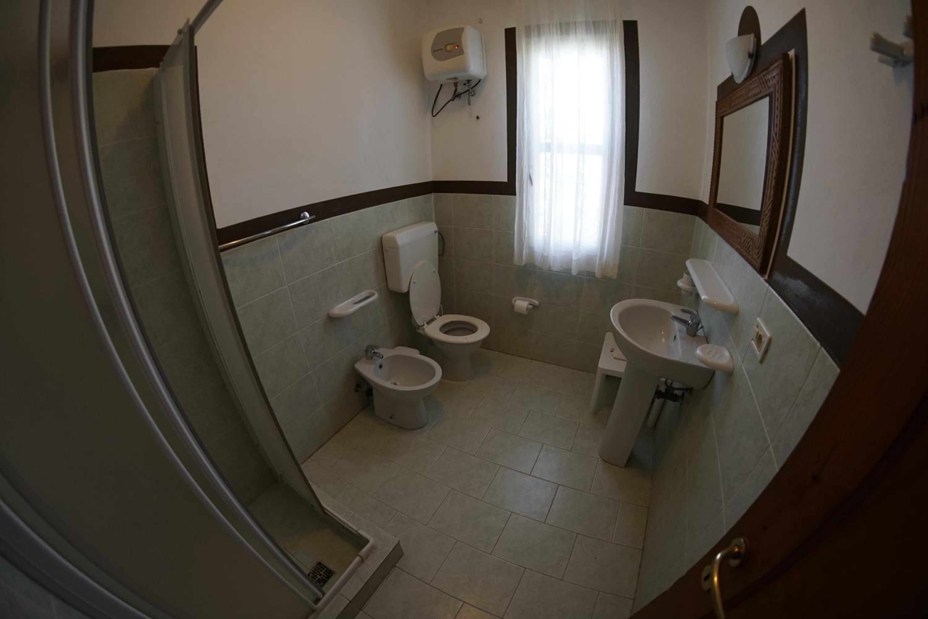 Two-Bedroom Apartment with Balcony photo 2