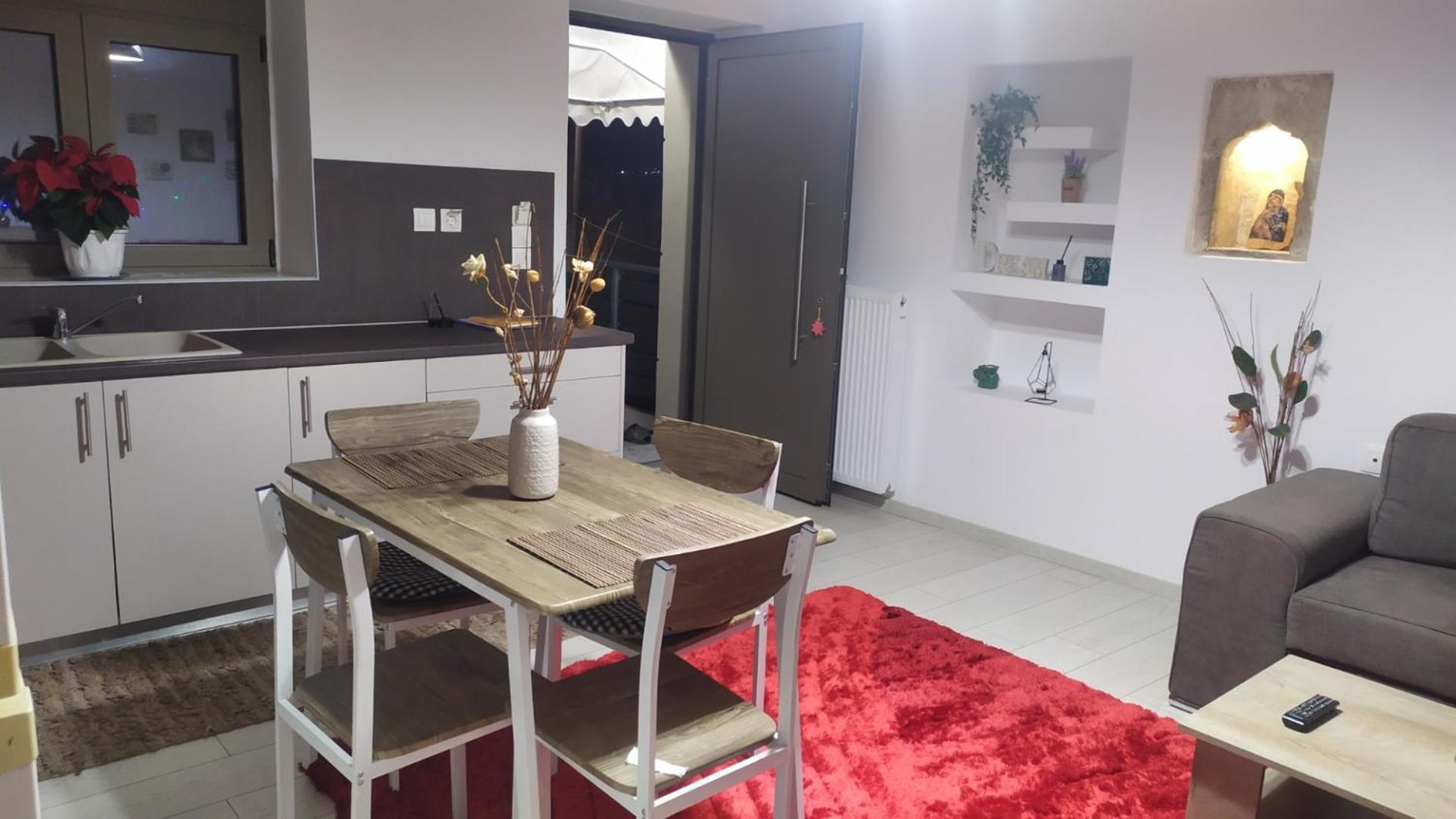 One-Bedroom House - Photo 19