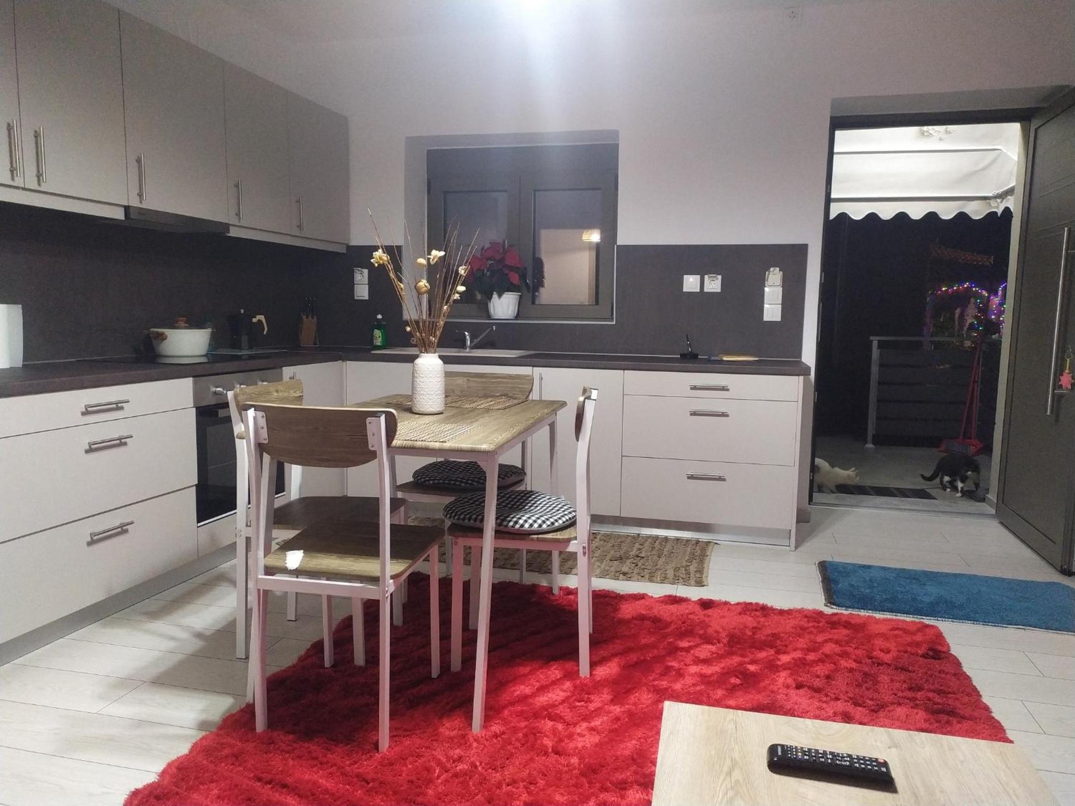 One-Bedroom House - Photo 20