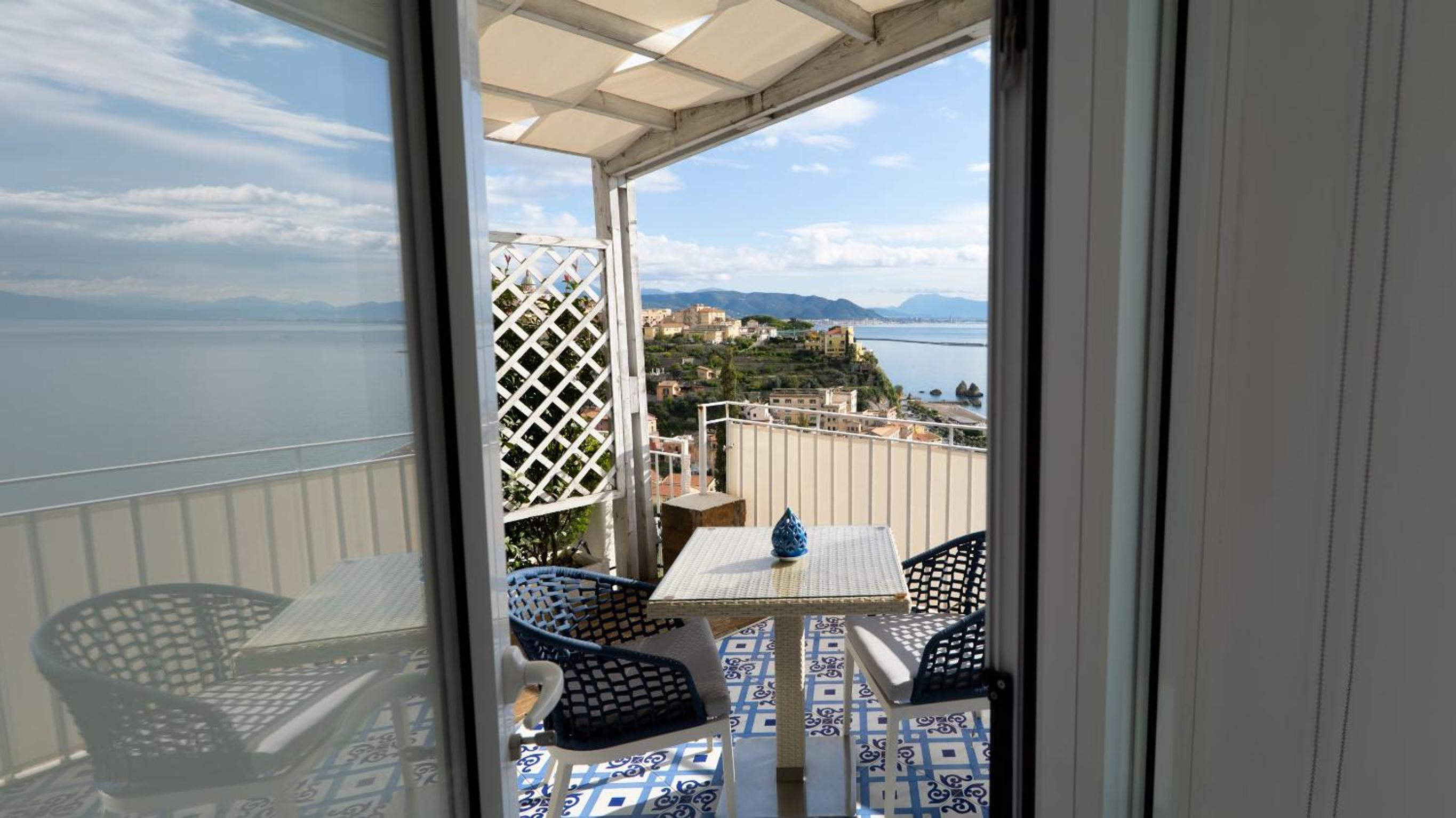  Sea View Suite with Terrace photo 2