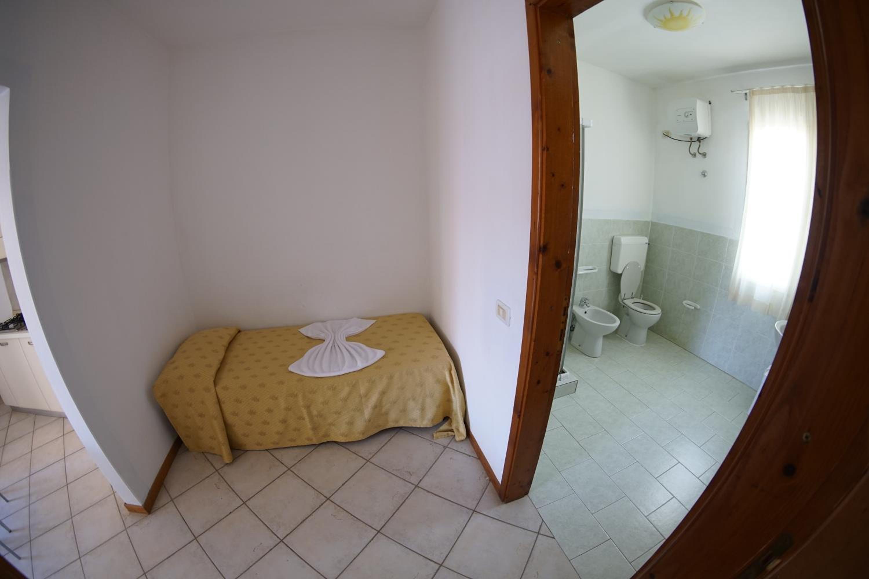 One-Bedroom Apartment with Balcony photo 2