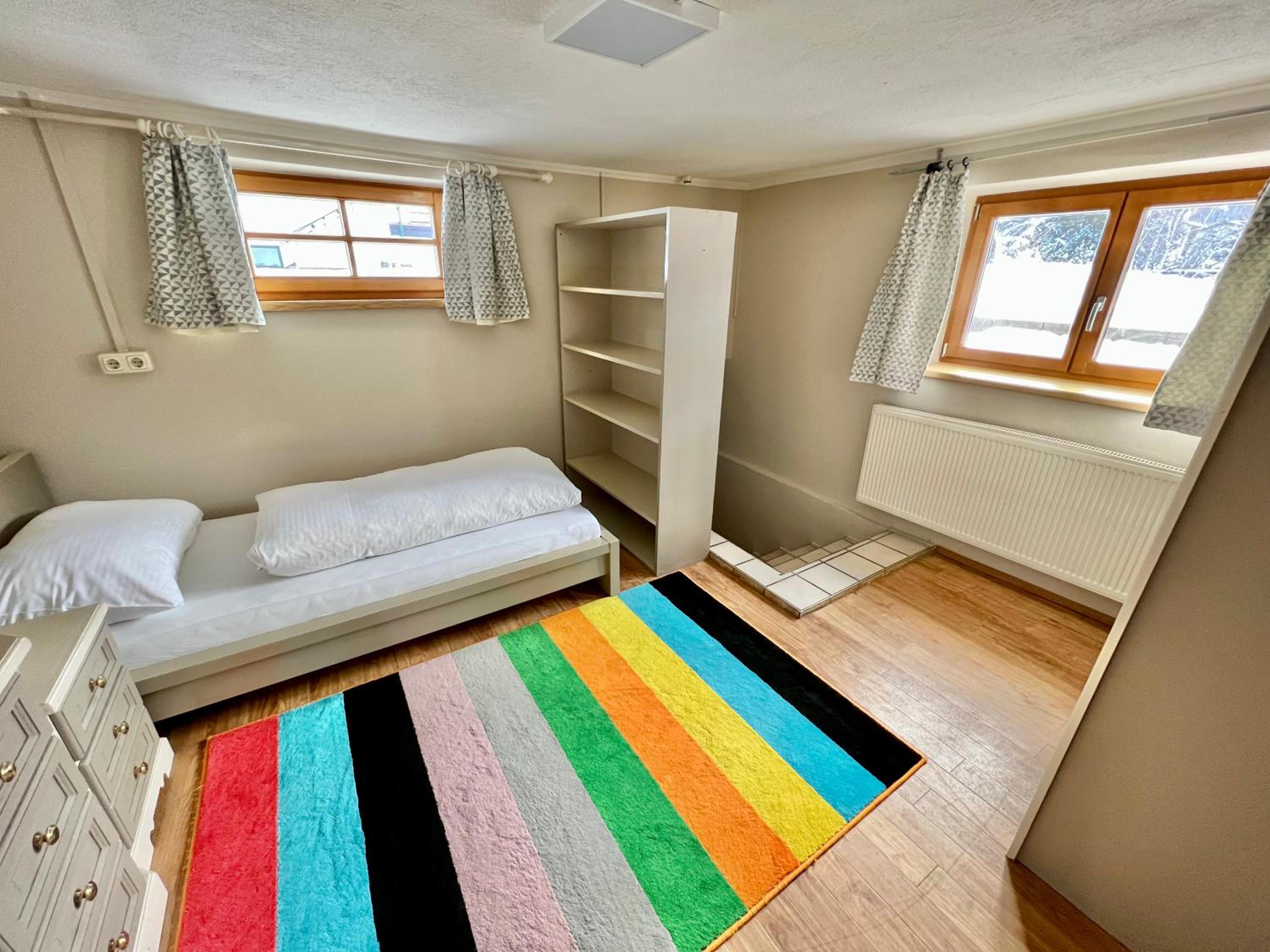 Triple Room with Shared Bathroom - Souterrain photo 1