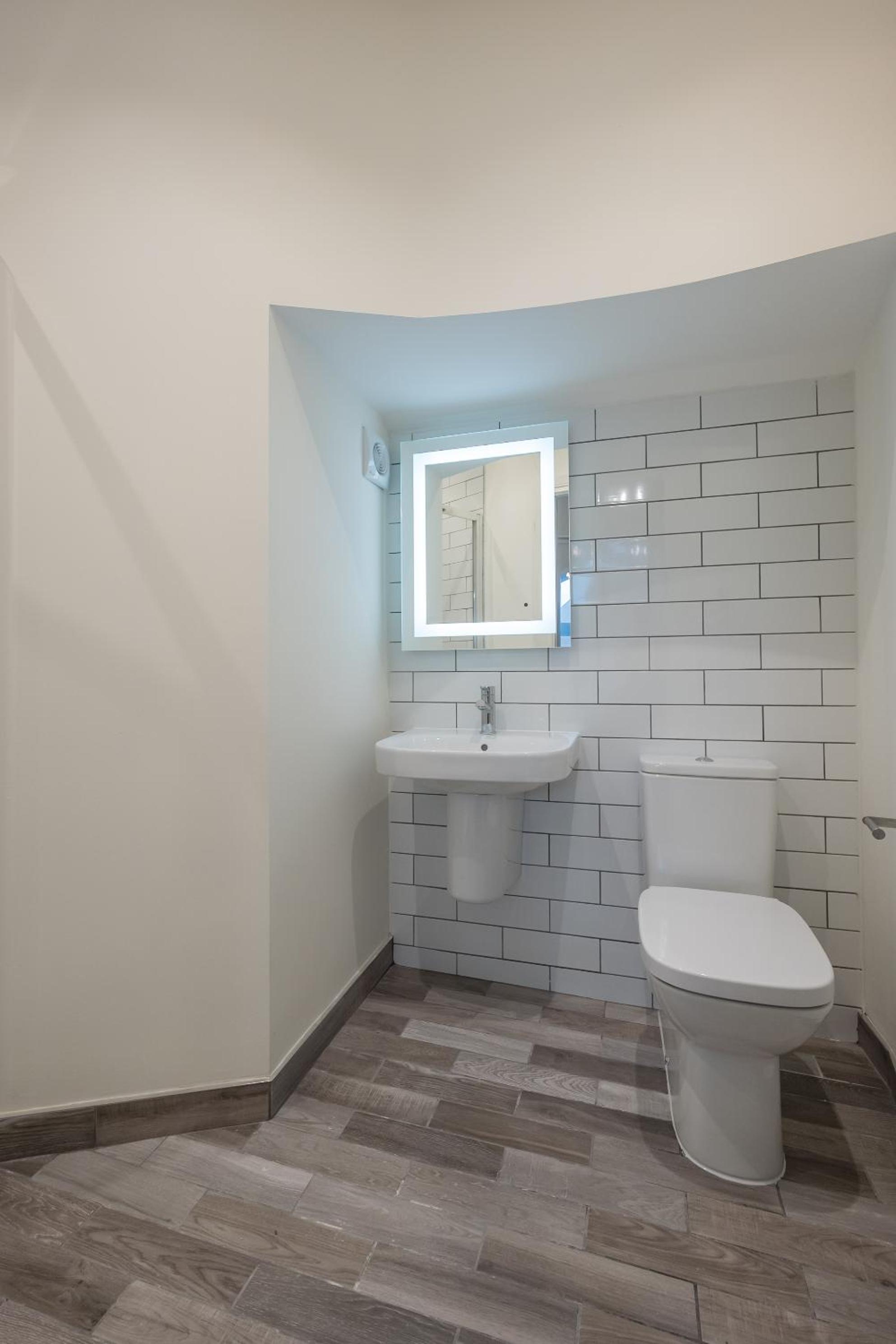 Apartment - Split Level - Photo 22