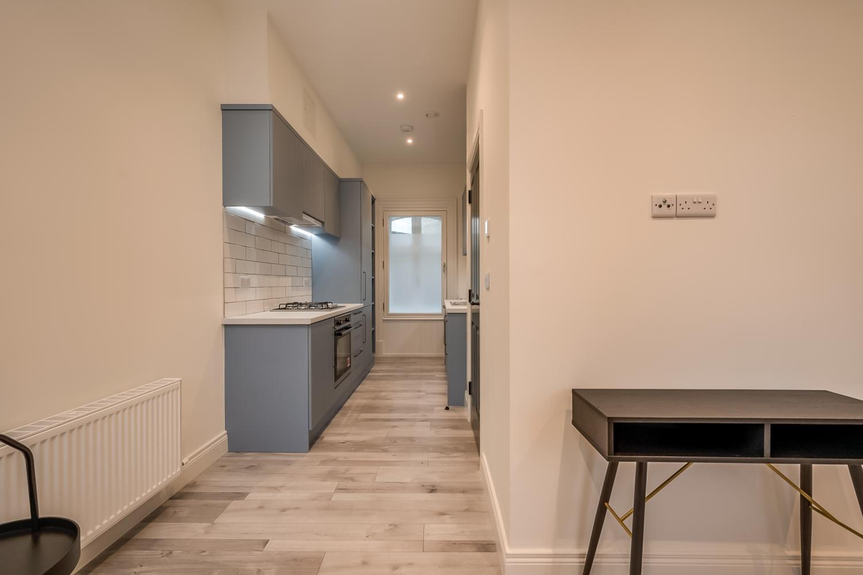 Apartment - Split Level - Photo 4