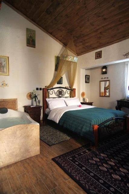 Deluxe Suite with Spa Bath