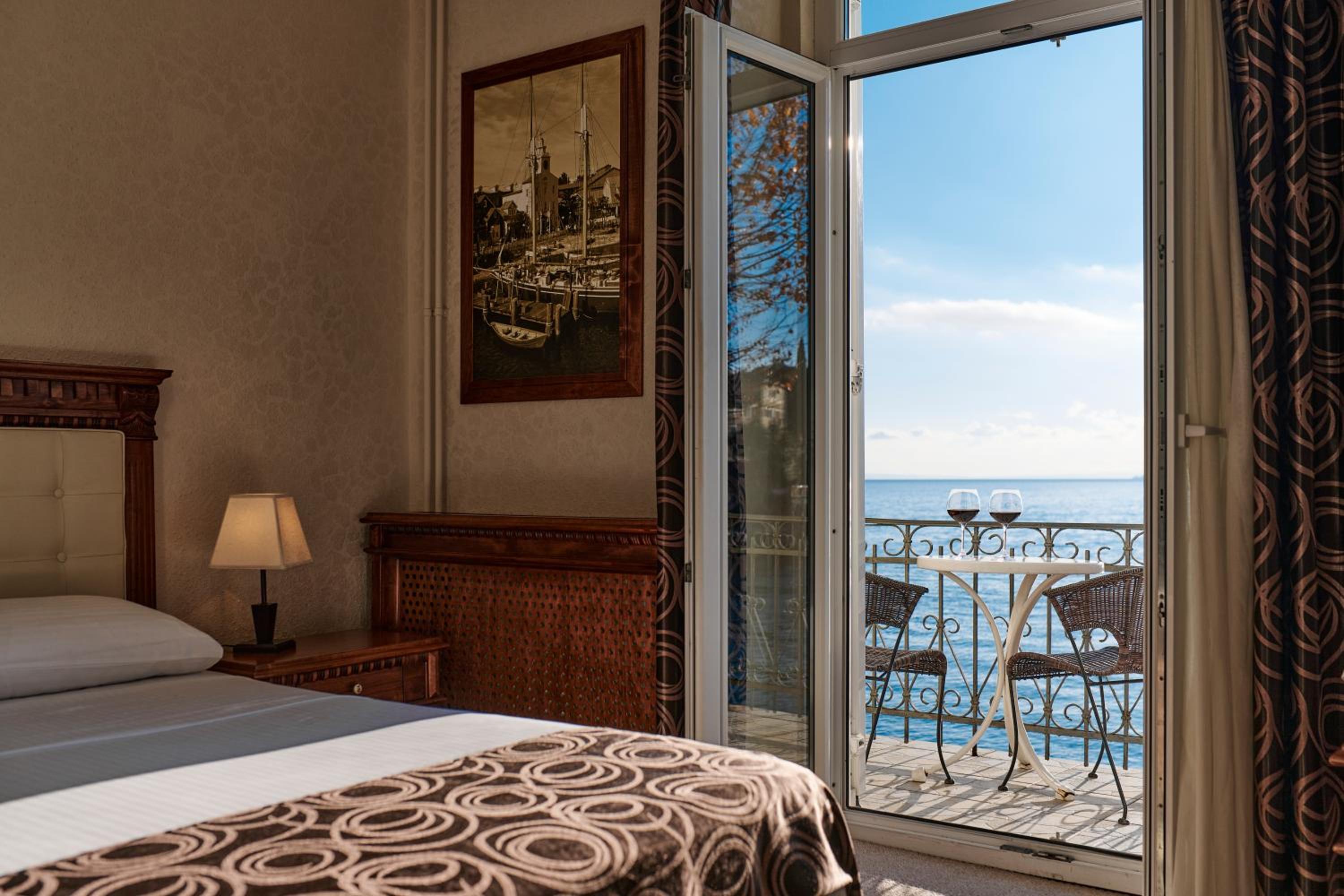 Superior Double Room with Balcony and Sea View - Photo 6