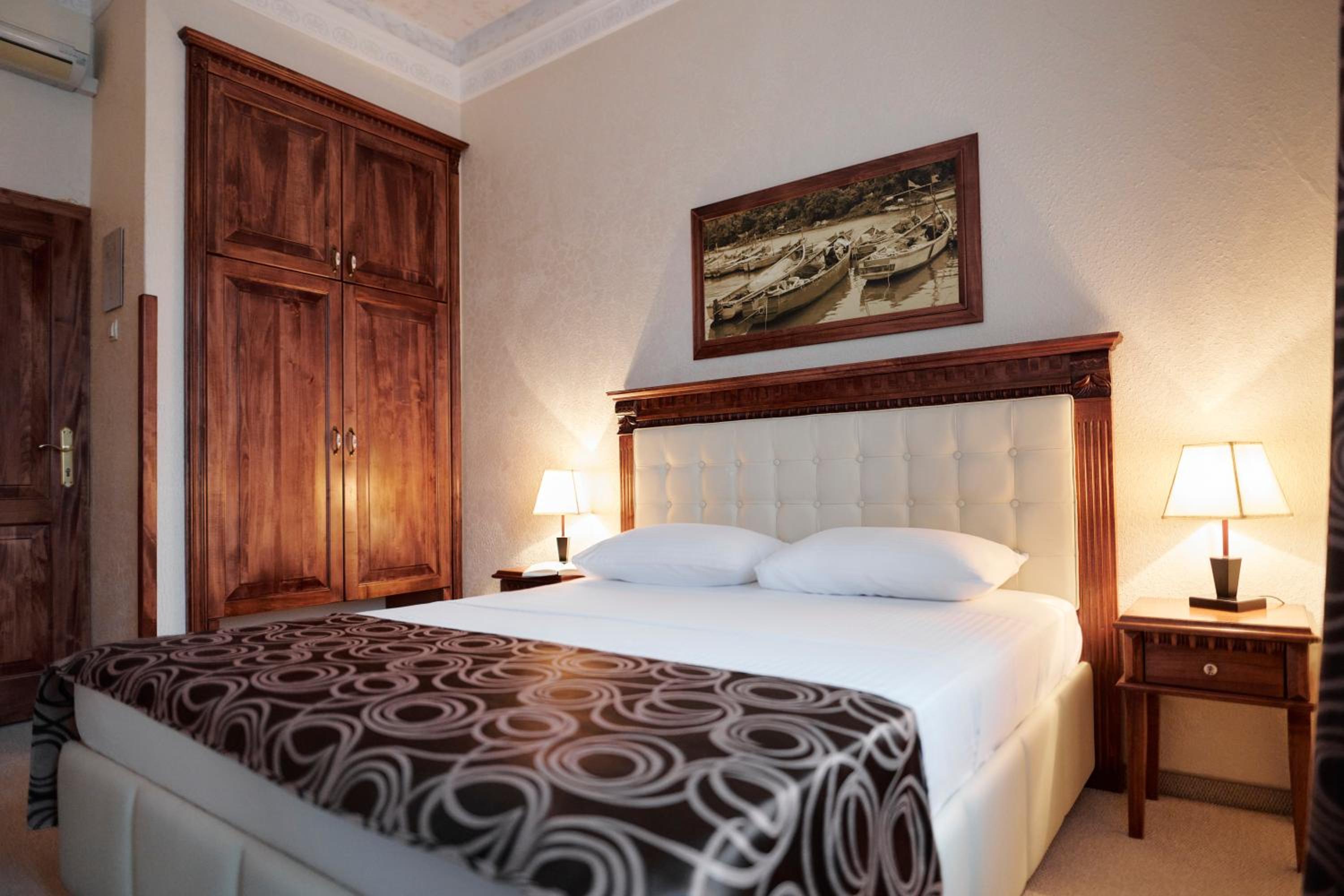 Economy Double Room - Photo 6