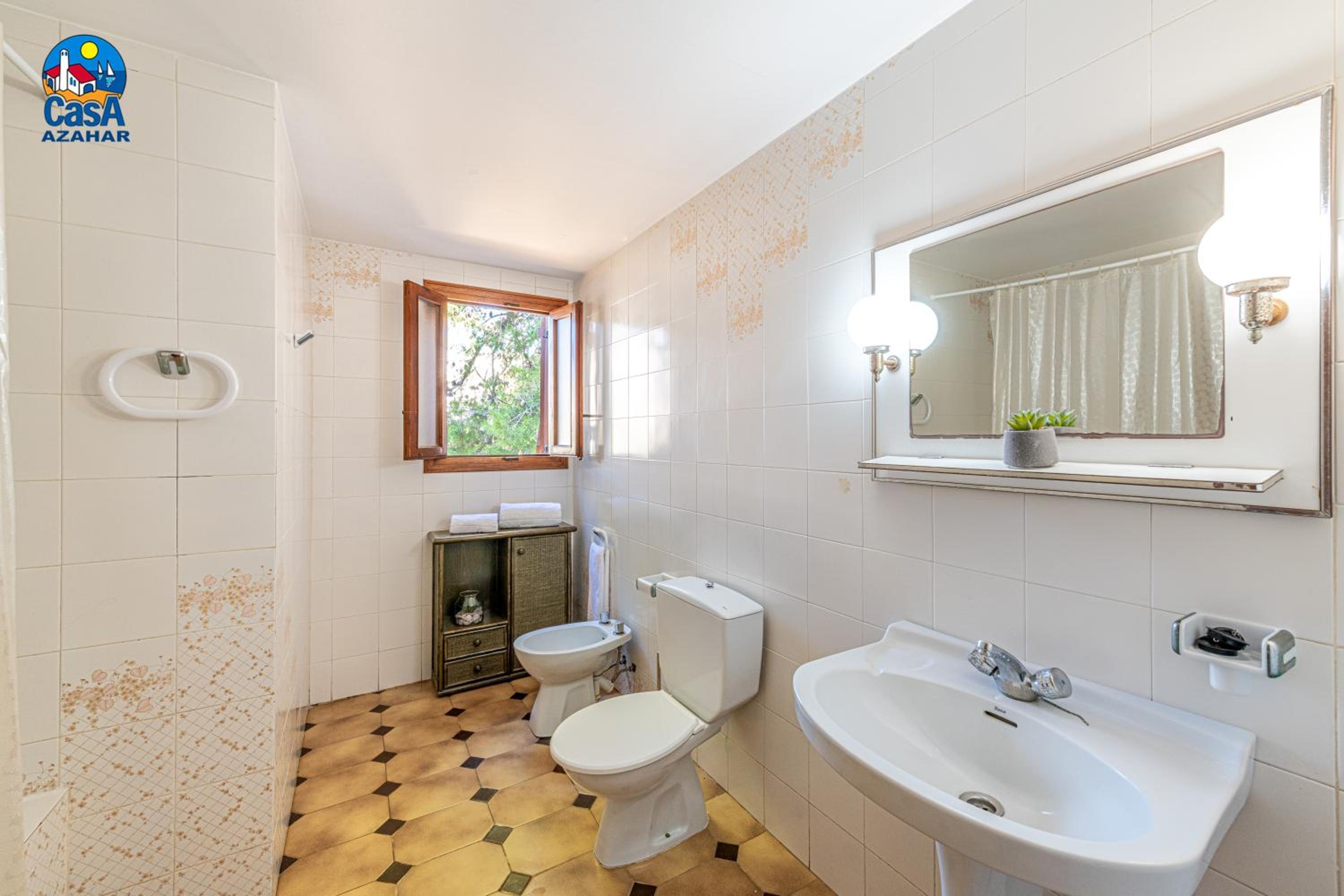 Three-Bedroom Apartment - Photo 6