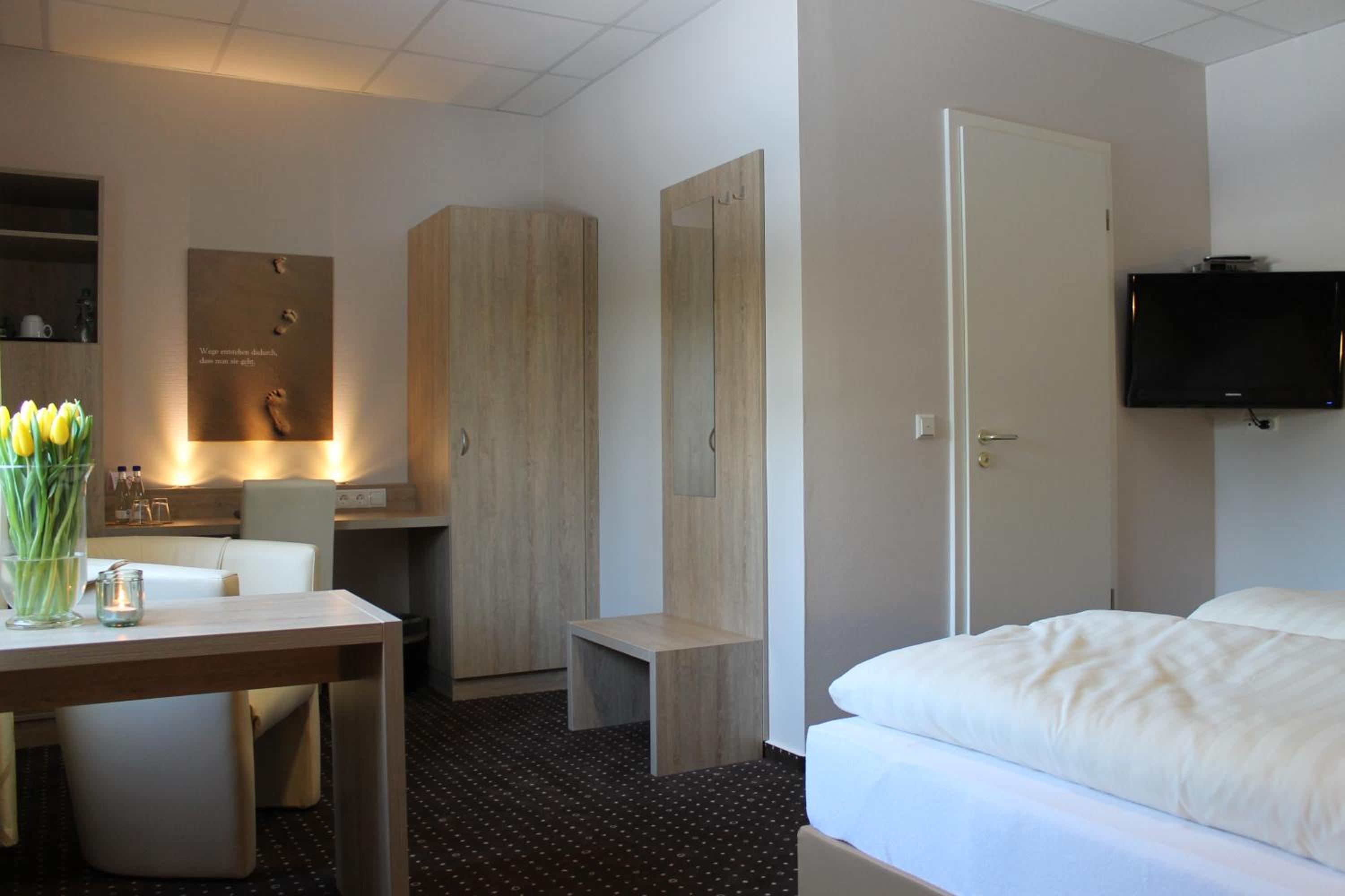 Double Room - Photo 9
