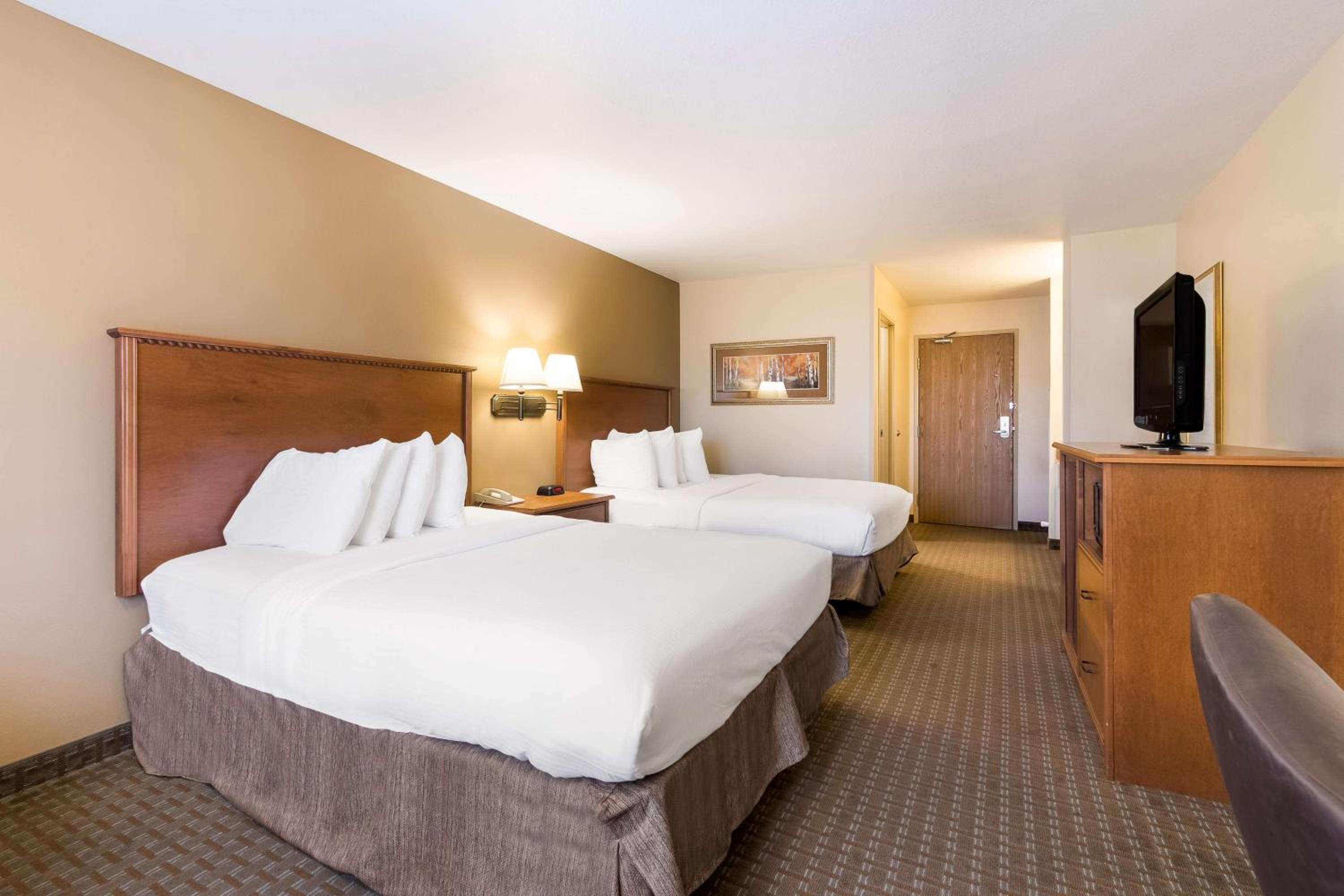 Queen Suite with Two Queen Beds - Tower/Non-Smoking photo 3