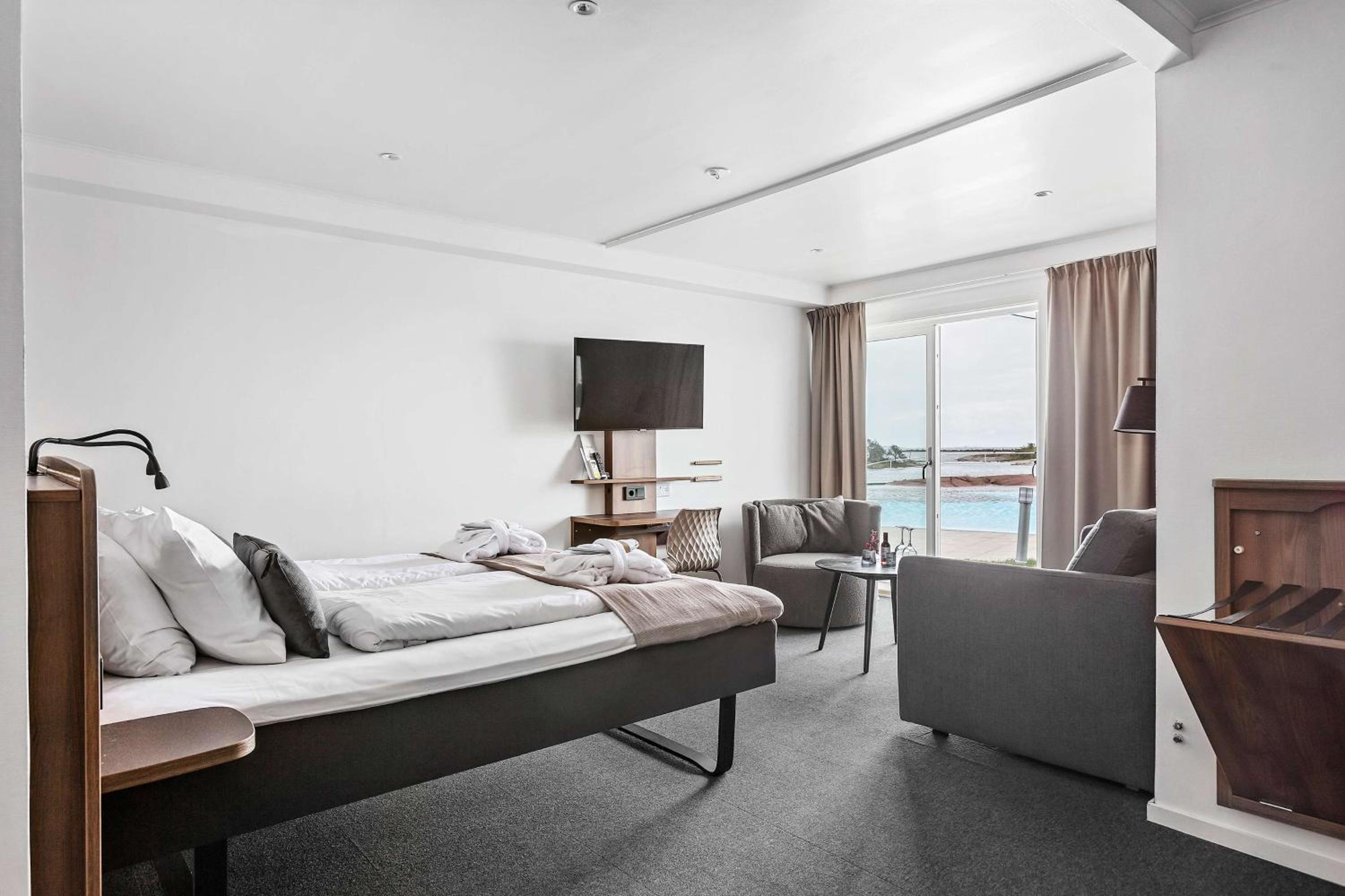 King Suite with Sea View - Photo 2