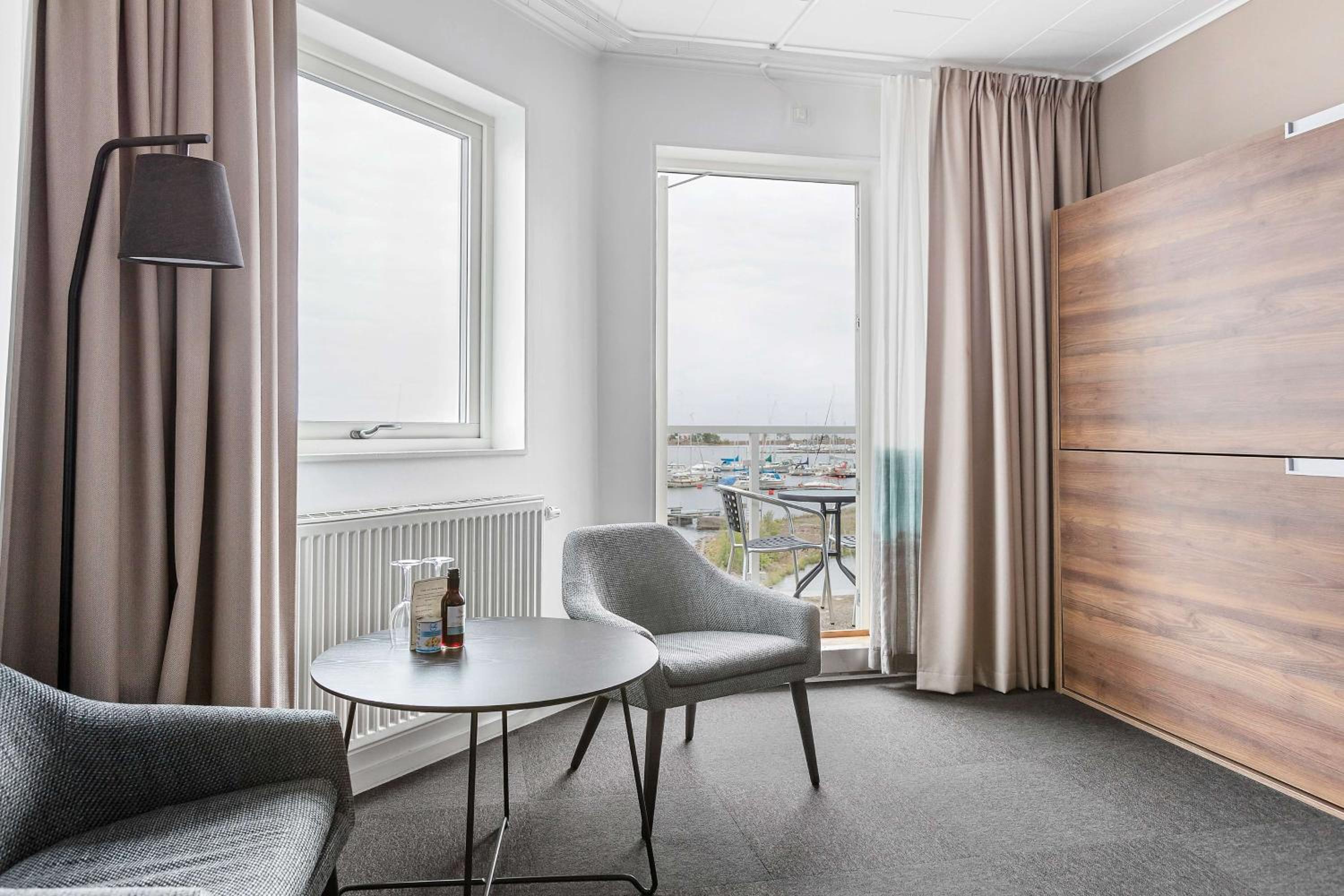 King Room with Sea View - Photo 11
