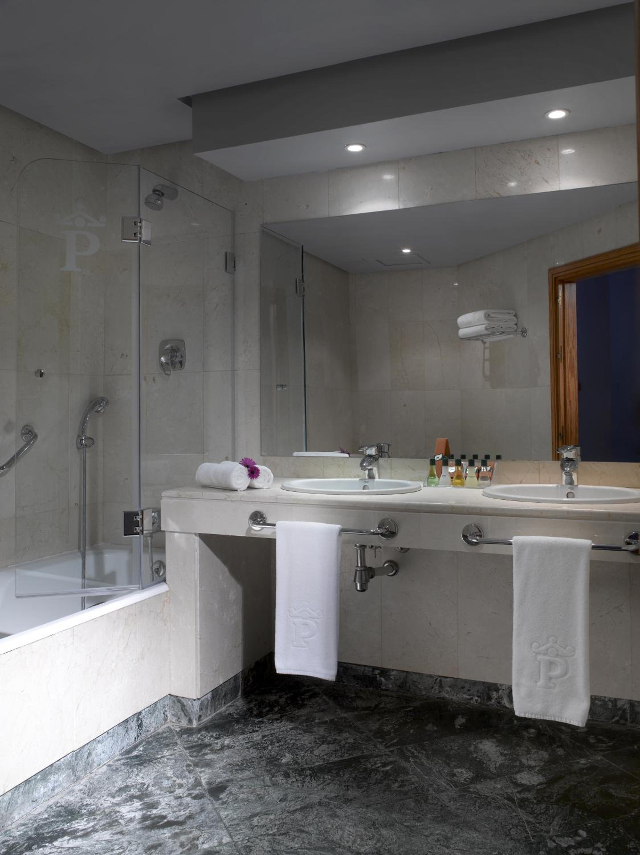 Superior Double Room - Photo 8