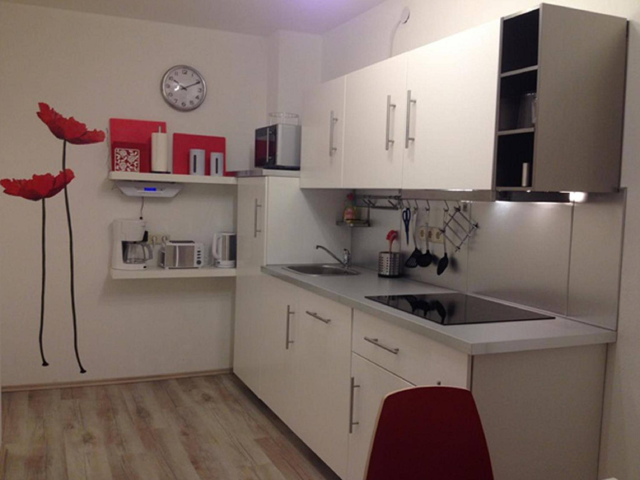 Two-Bedroom Apartment with Balcony (App. Lucca) photo 2